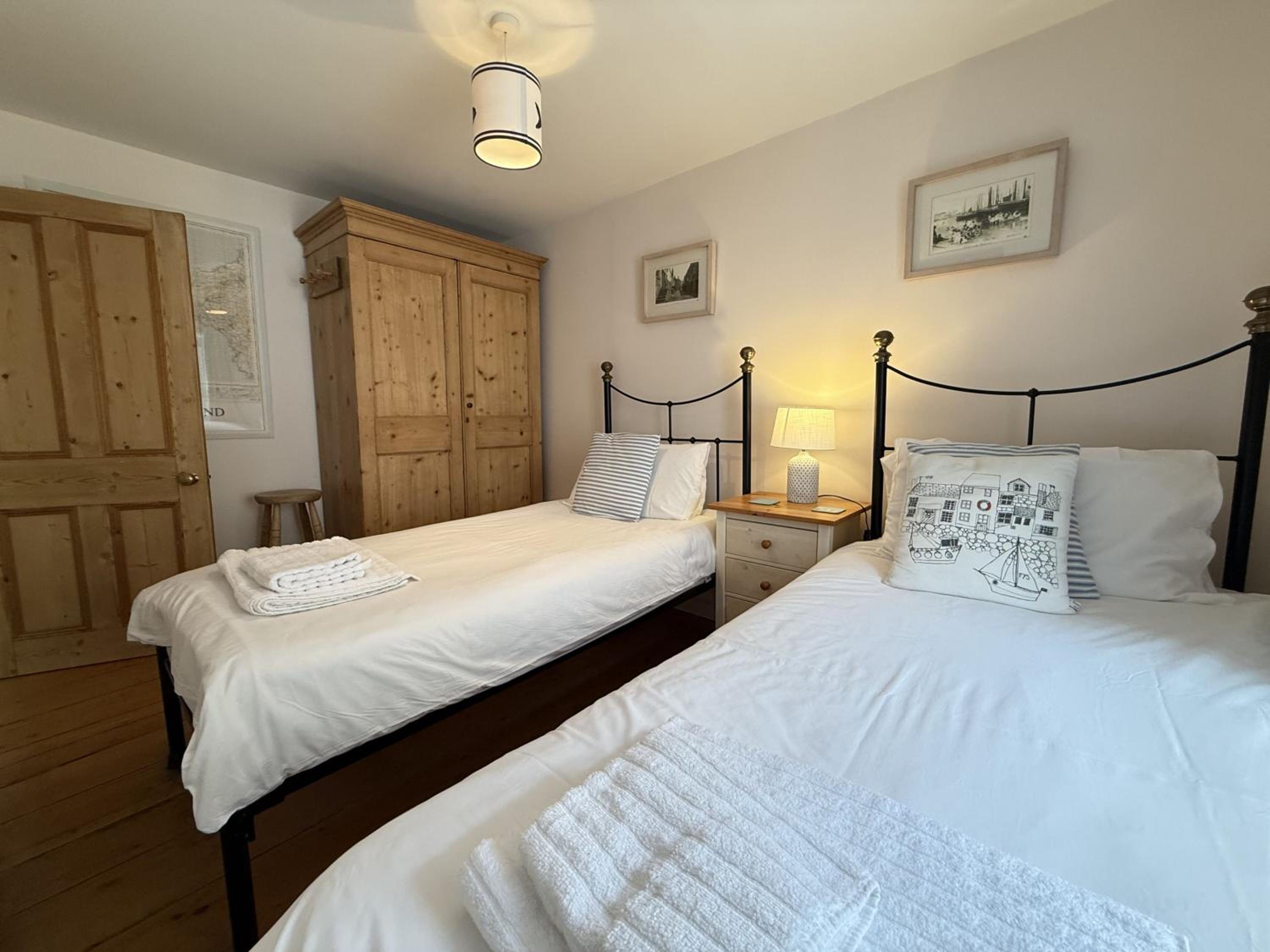 Seabreeze in the heart of St Ives, minutes from Harbour & Beaches