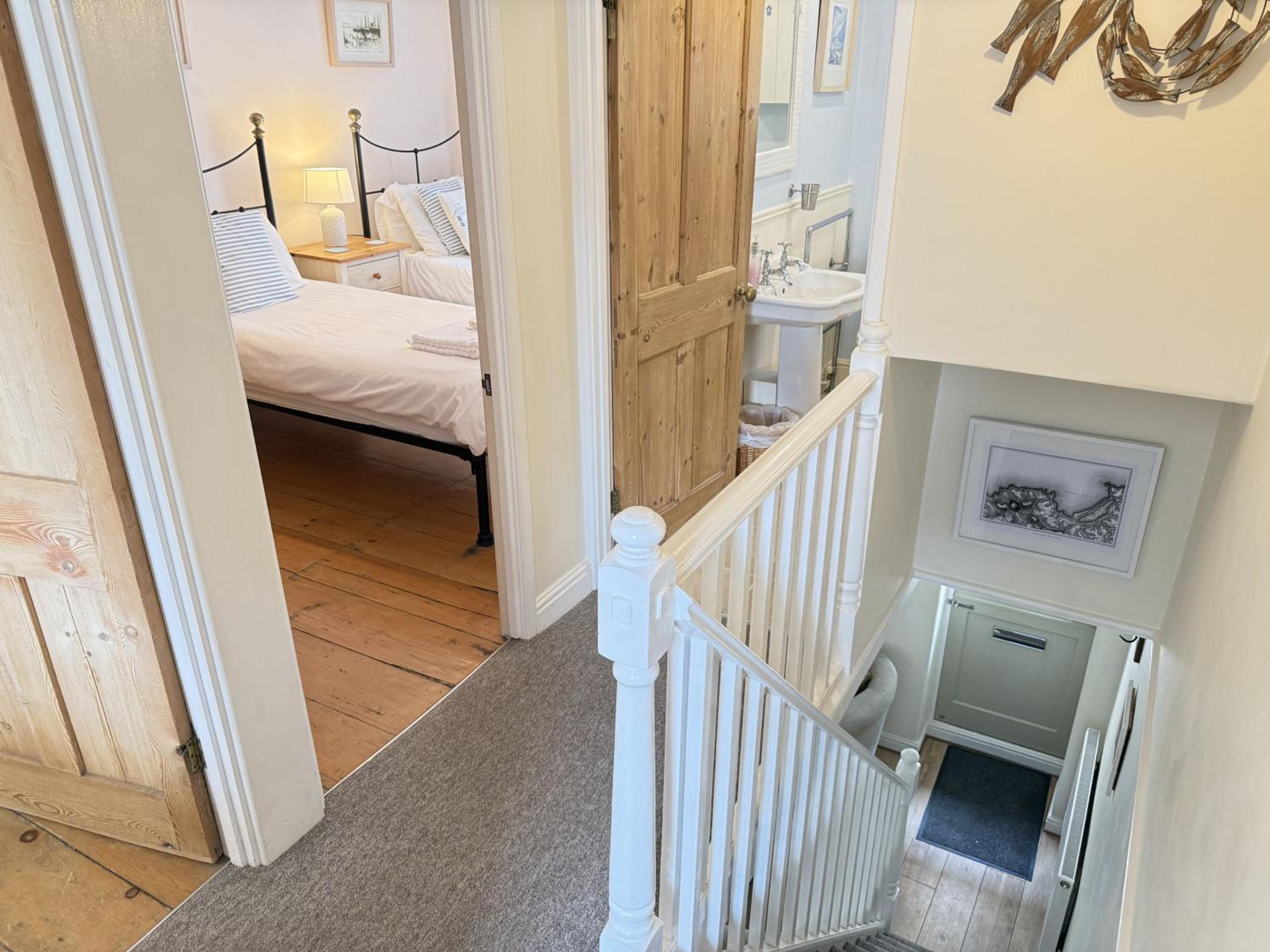 Seabreeze in the heart of St Ives, minutes from Harbour & Beaches