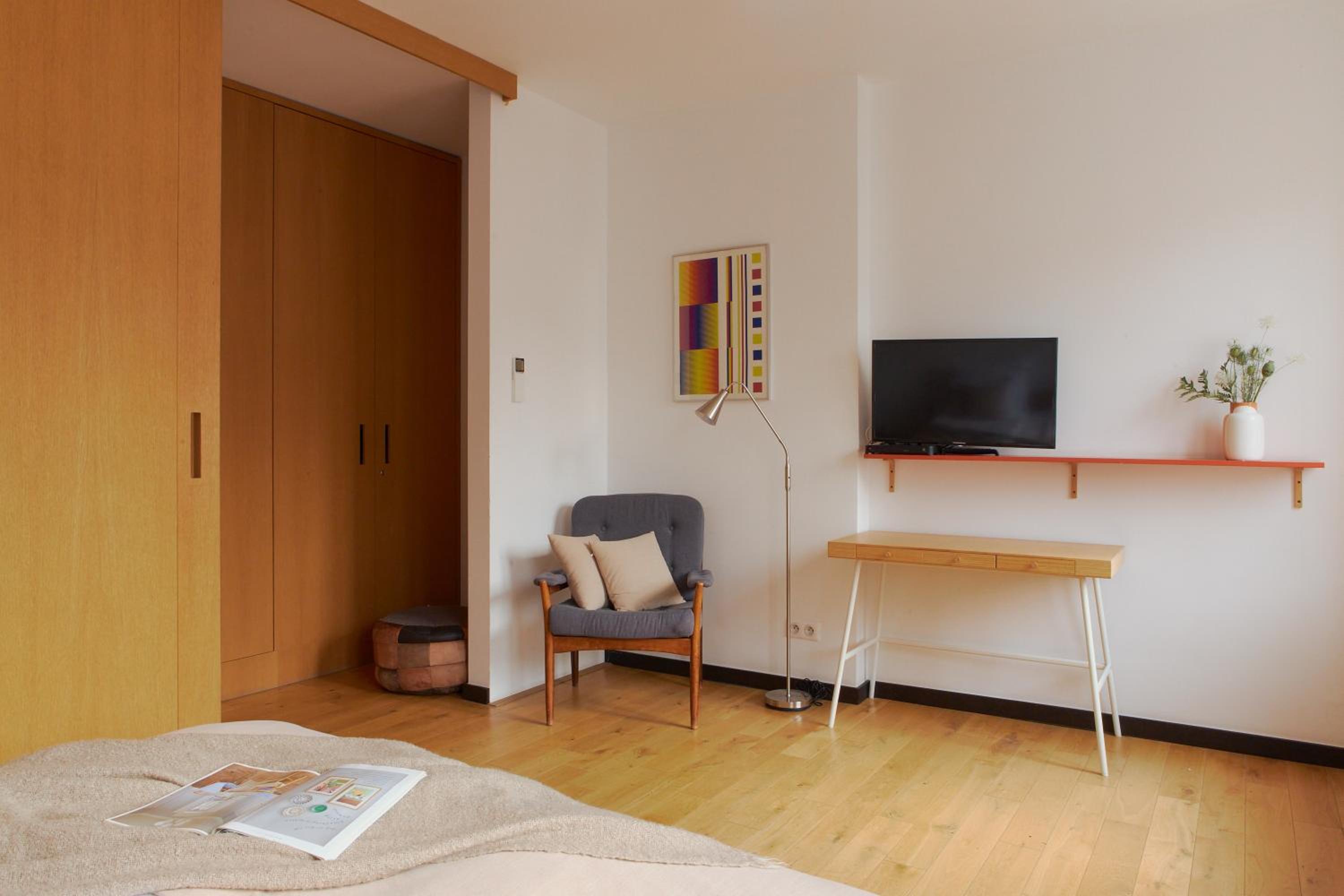 3-level apartment with a view of St Mary's Basilica by Downtown Apartments