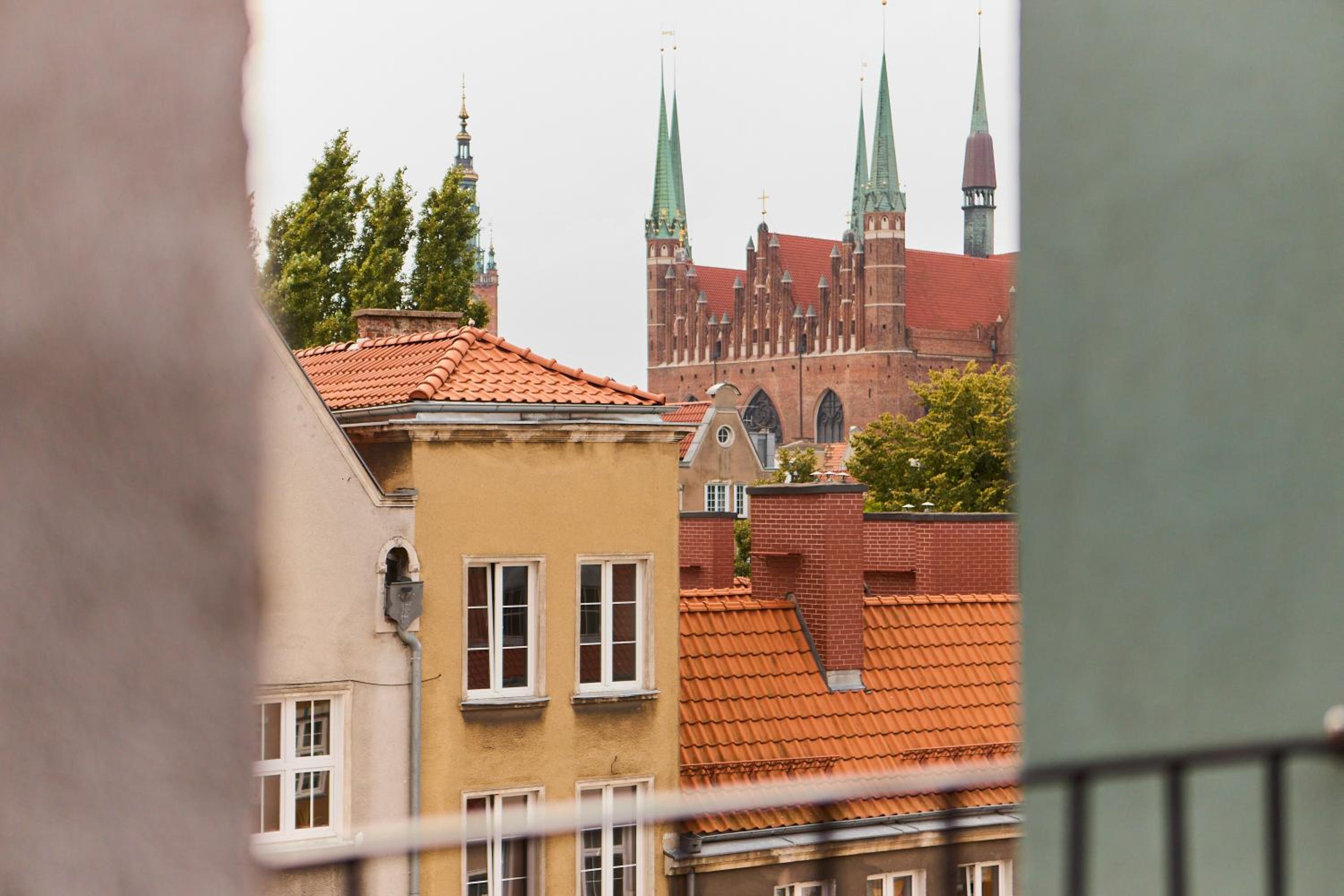 3-level apartment with a view of St Mary's Basilica by Downtown Apartments