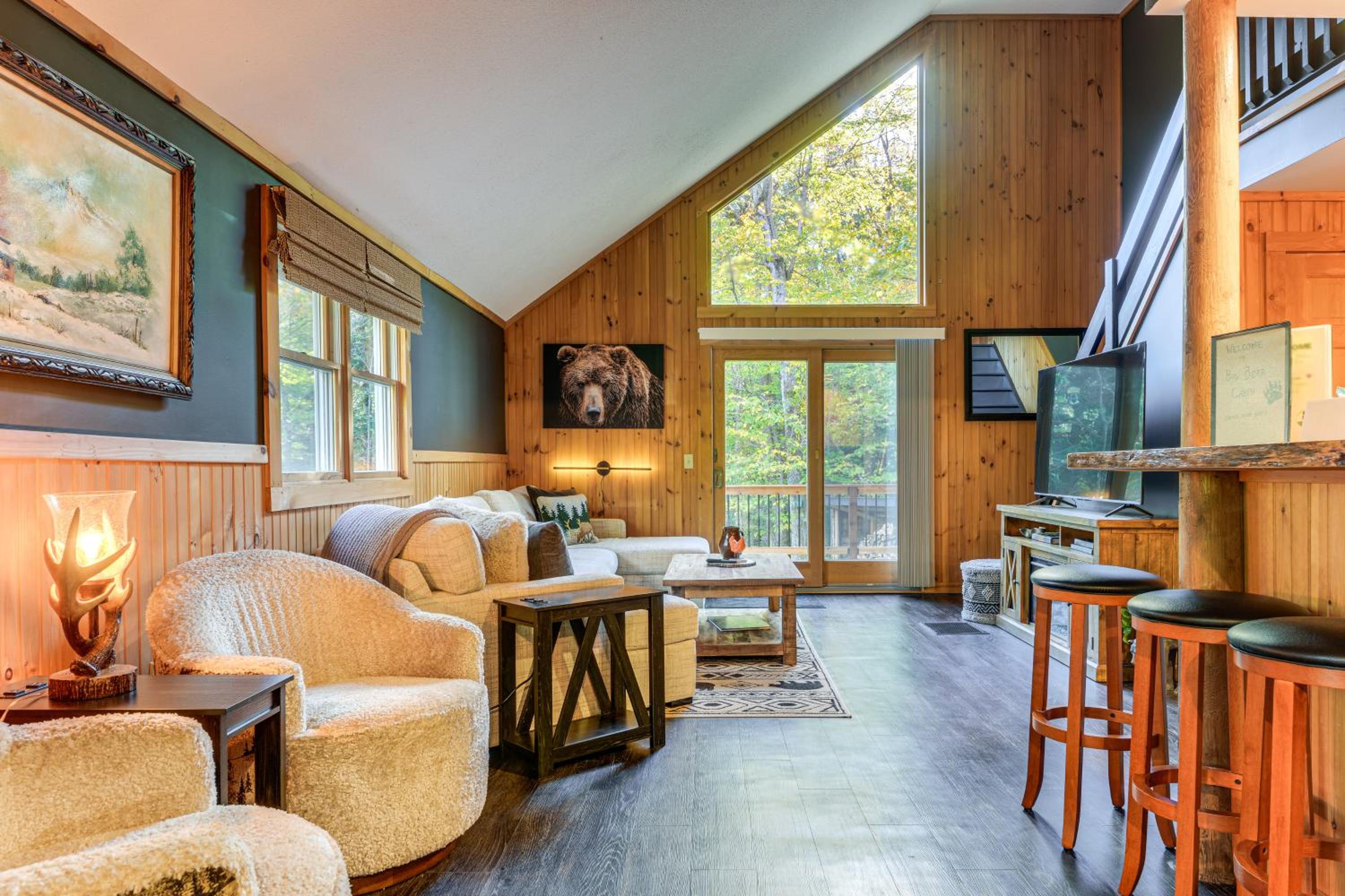 Hike, Ski and Relax Renovated Retreat in Wilmington
