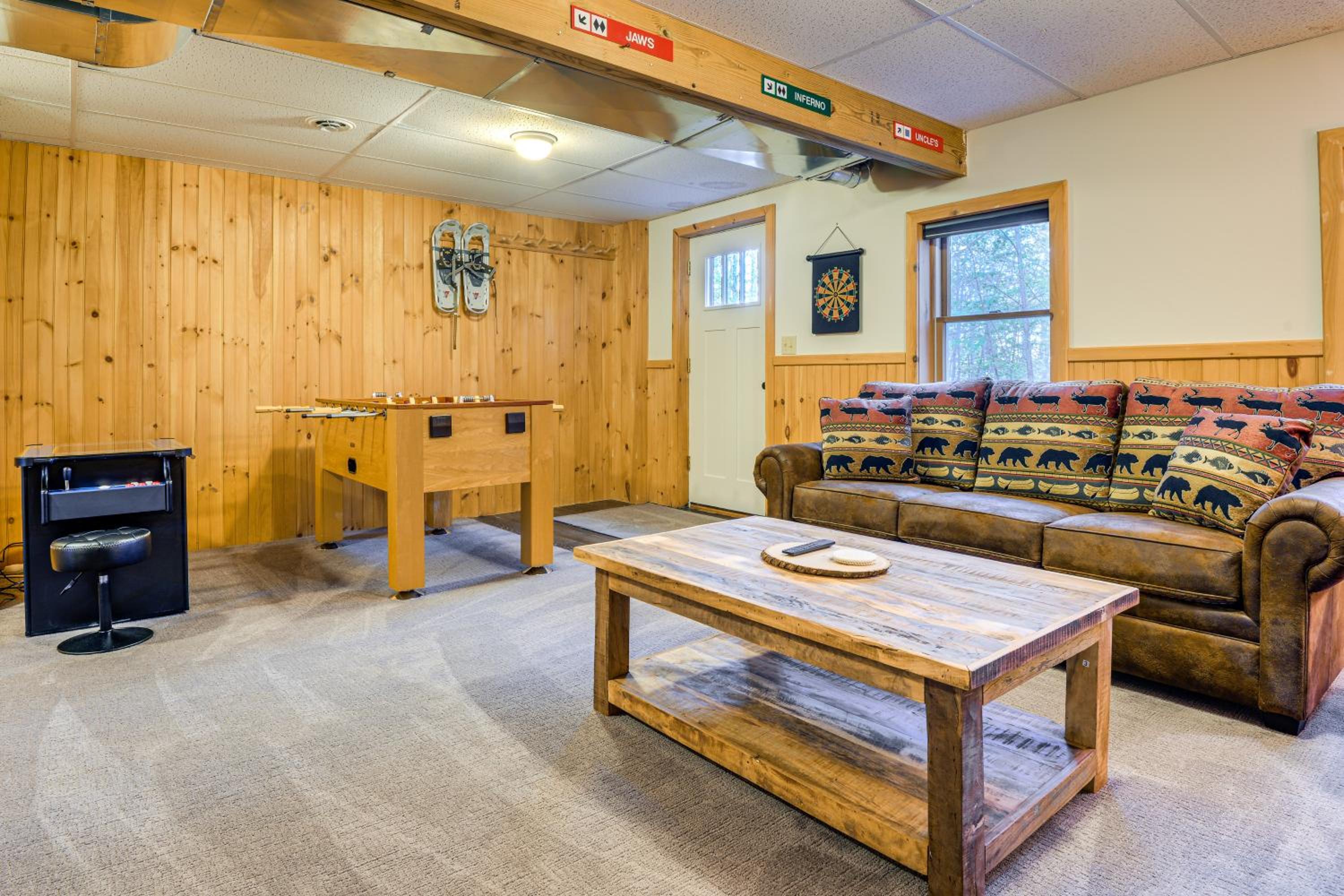 Hike, Ski and Relax Renovated Retreat in Wilmington