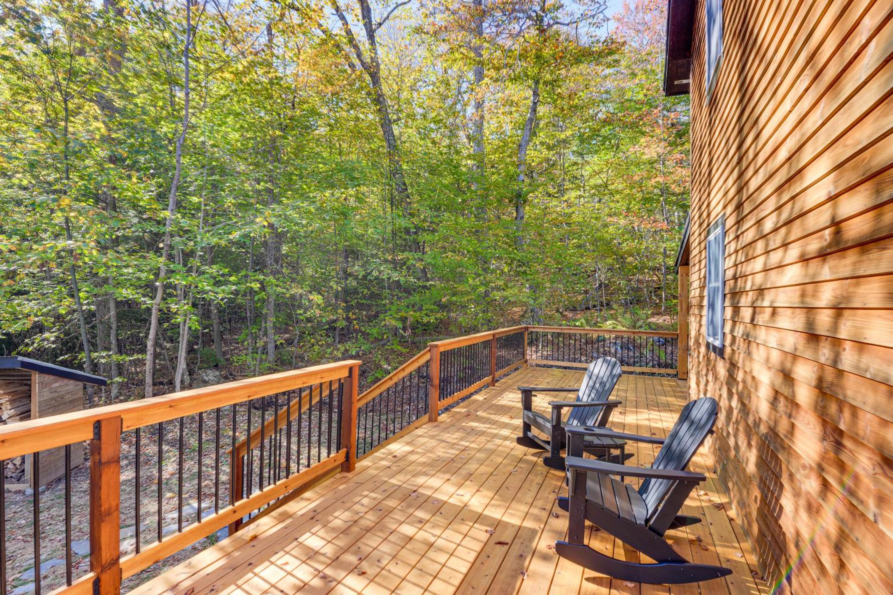 Hike, Ski and Relax Renovated Retreat in Wilmington