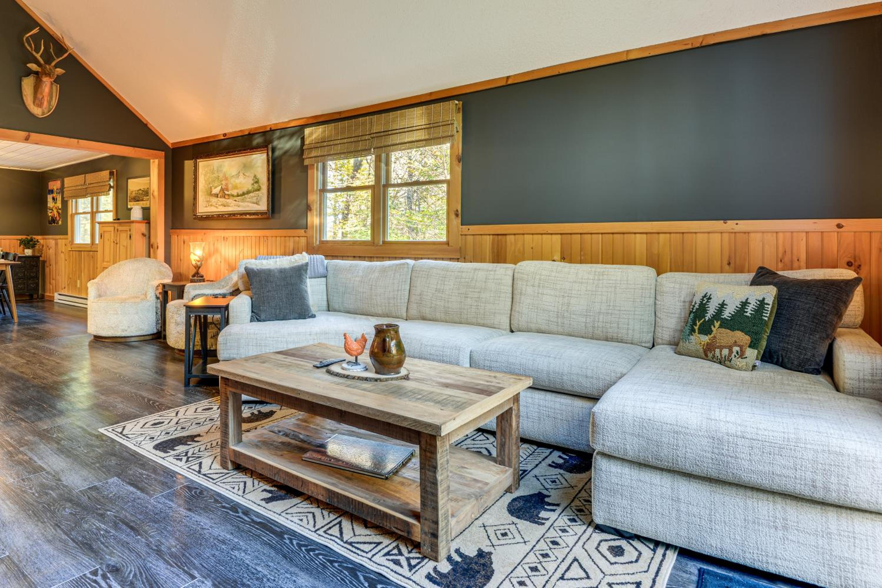 Hike, Ski and Relax Renovated Retreat in Wilmington