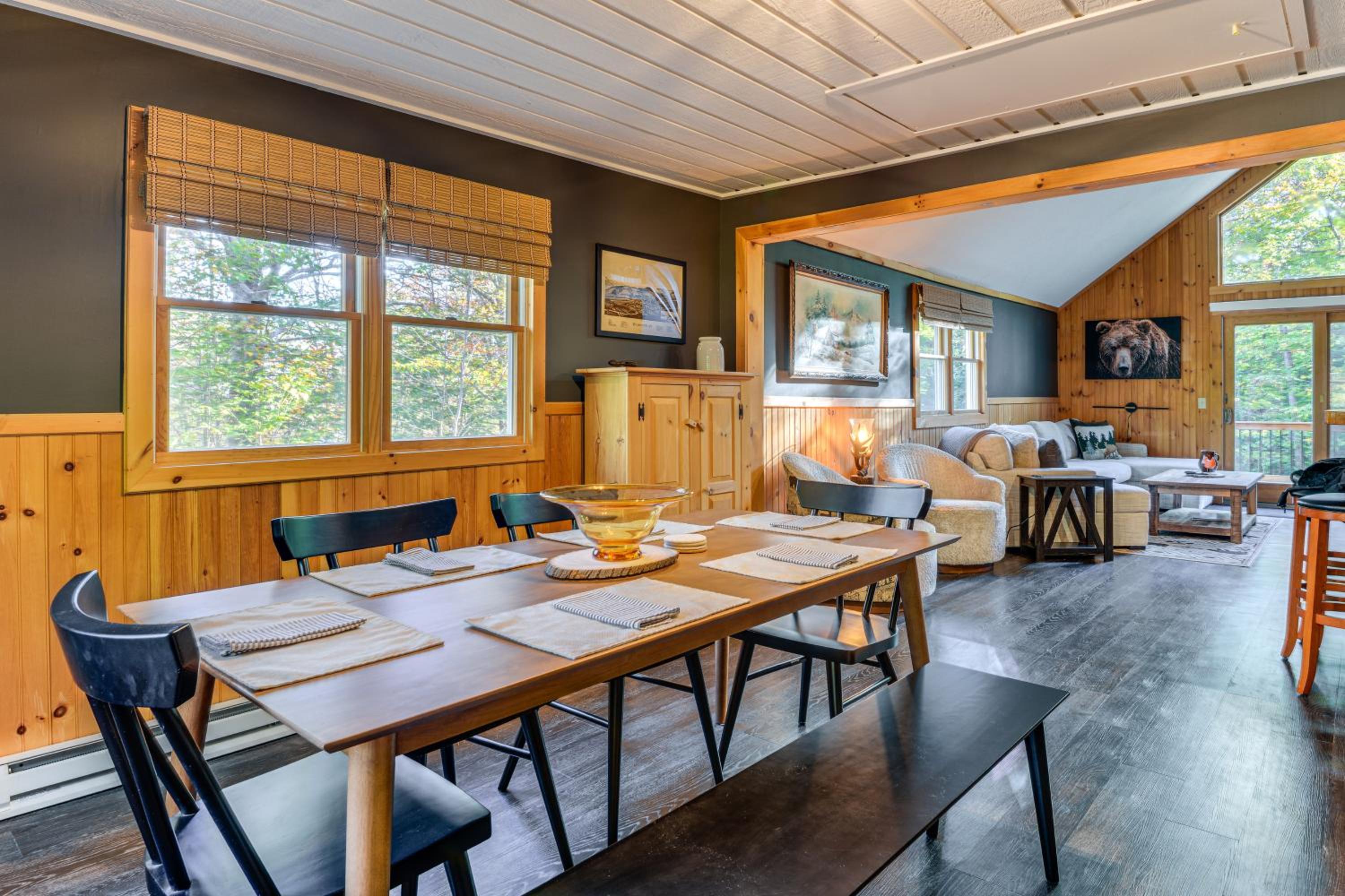 Hike, Ski and Relax Renovated Retreat in Wilmington