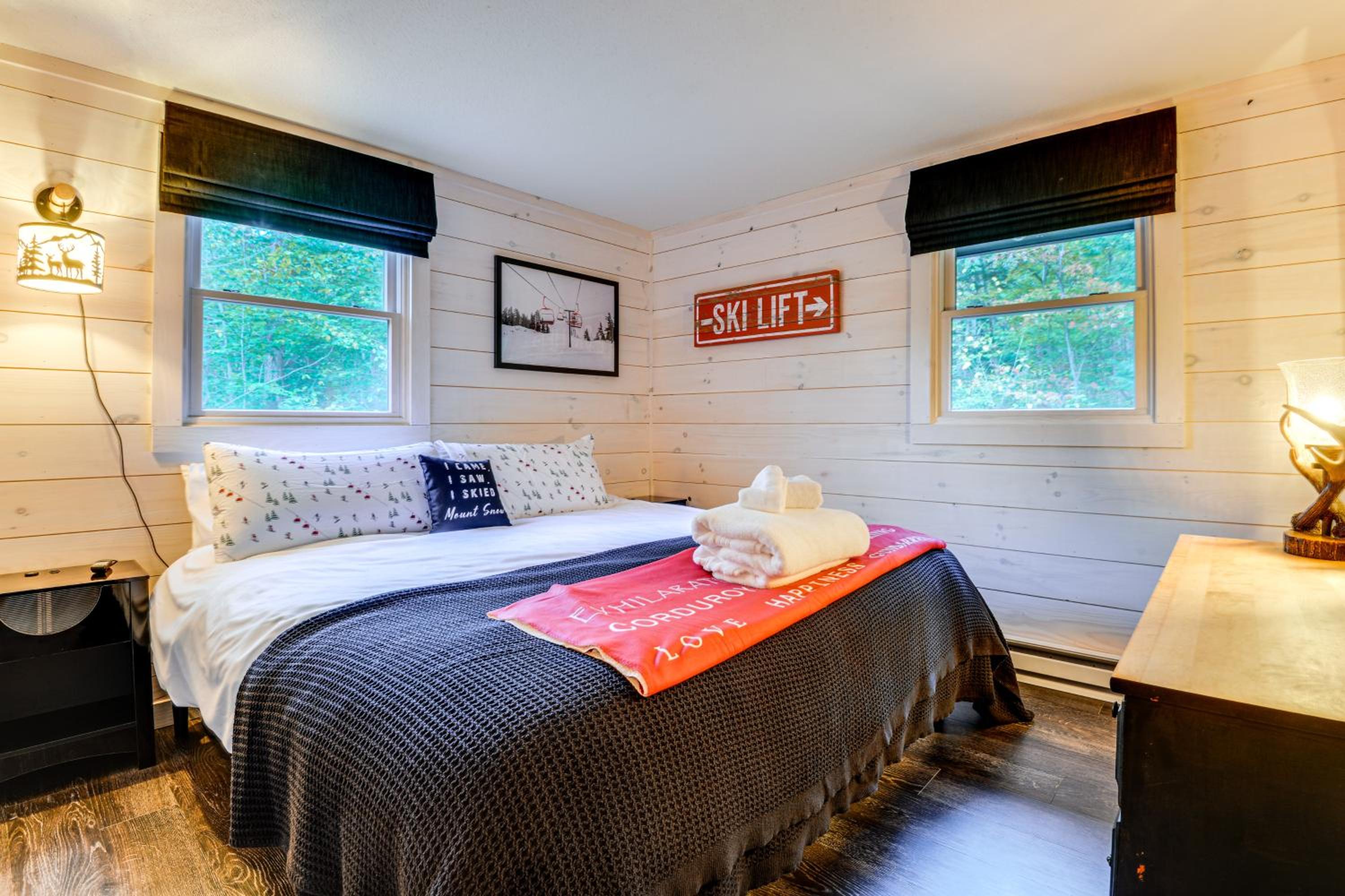 Hike, Ski and Relax Renovated Retreat in Wilmington