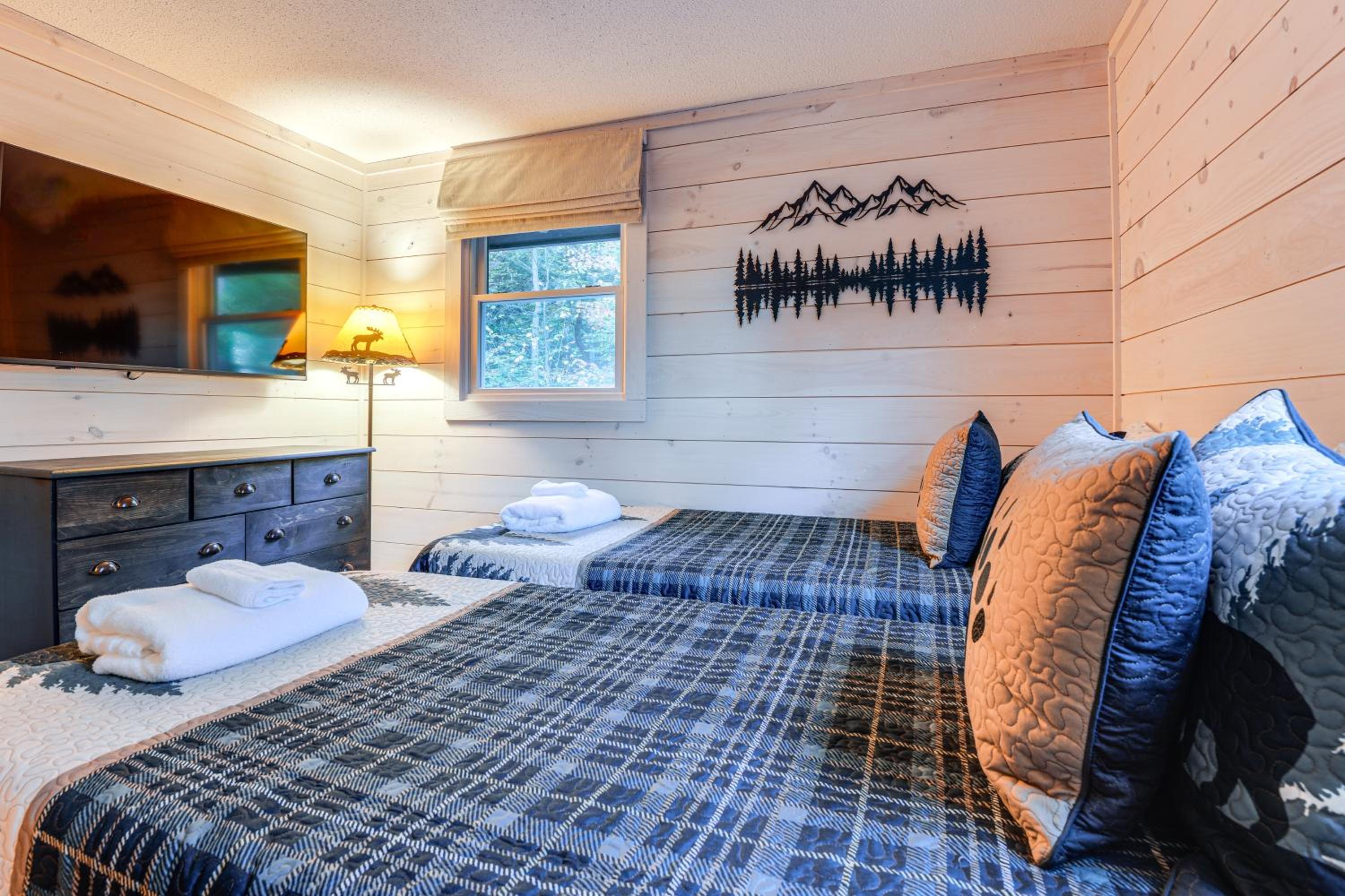 Hike, Ski and Relax Renovated Retreat in Wilmington