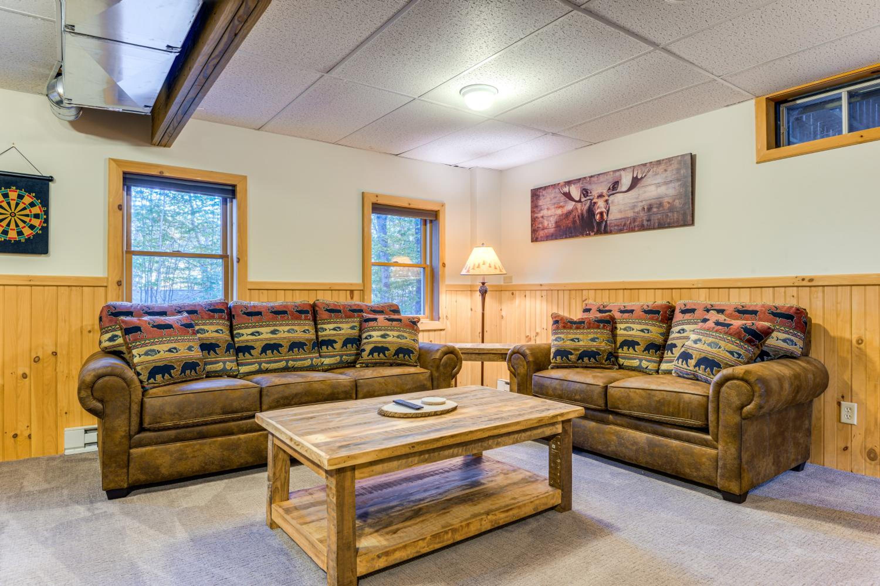 Hike, Ski and Relax Renovated Retreat in Wilmington