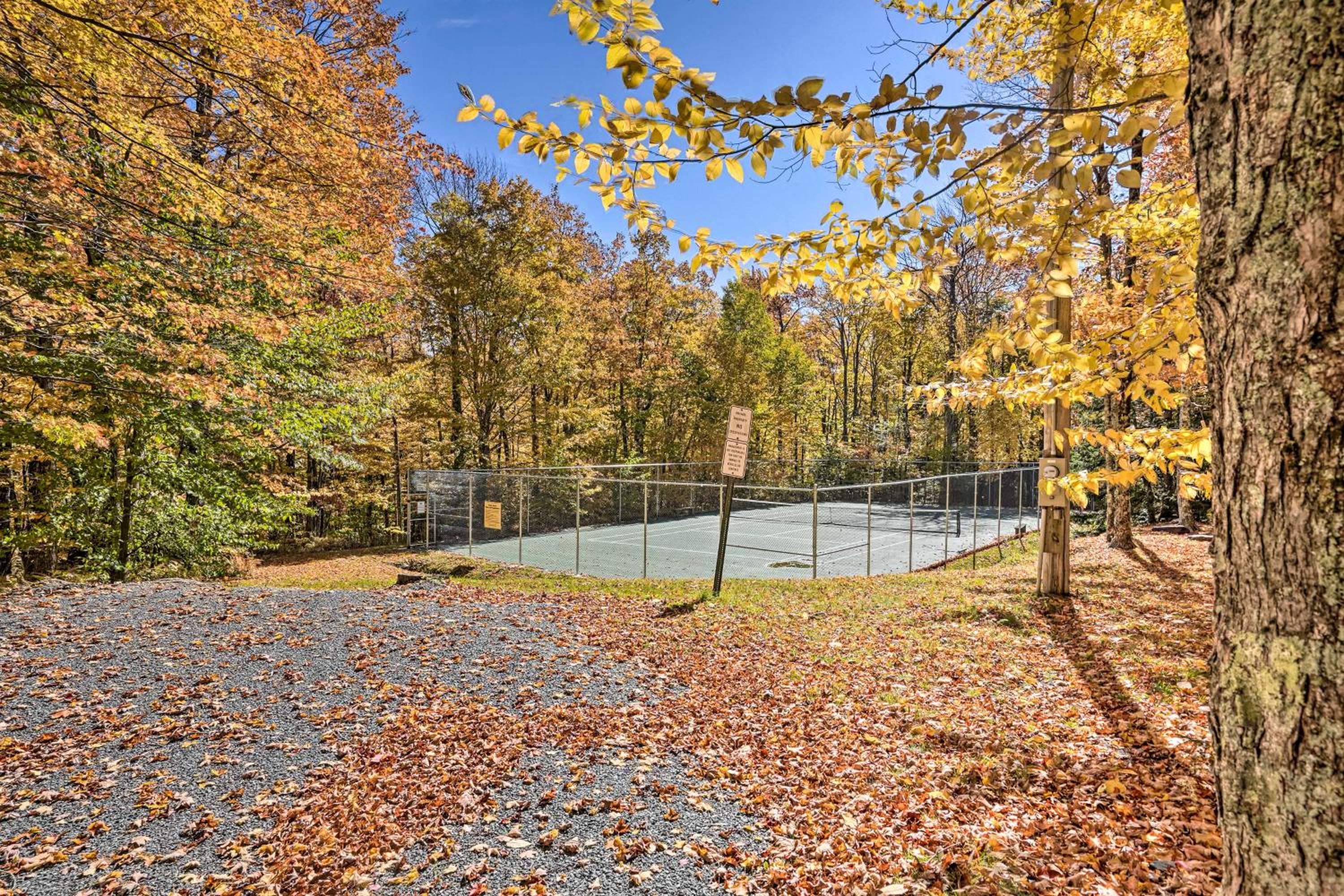 Hike, Ski and Relax Renovated Retreat in Wilmington