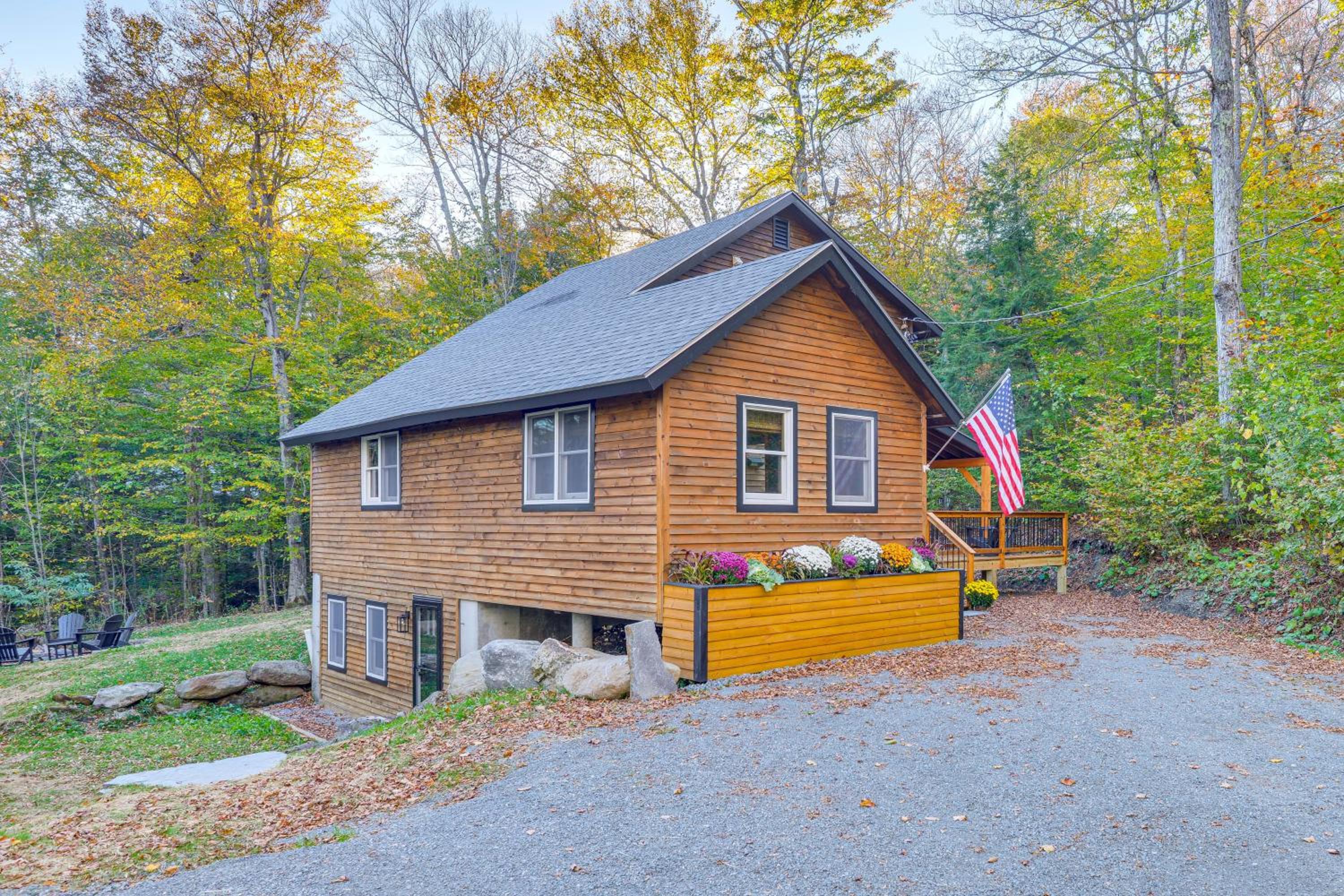 Hike, Ski and Relax Renovated Retreat in Wilmington