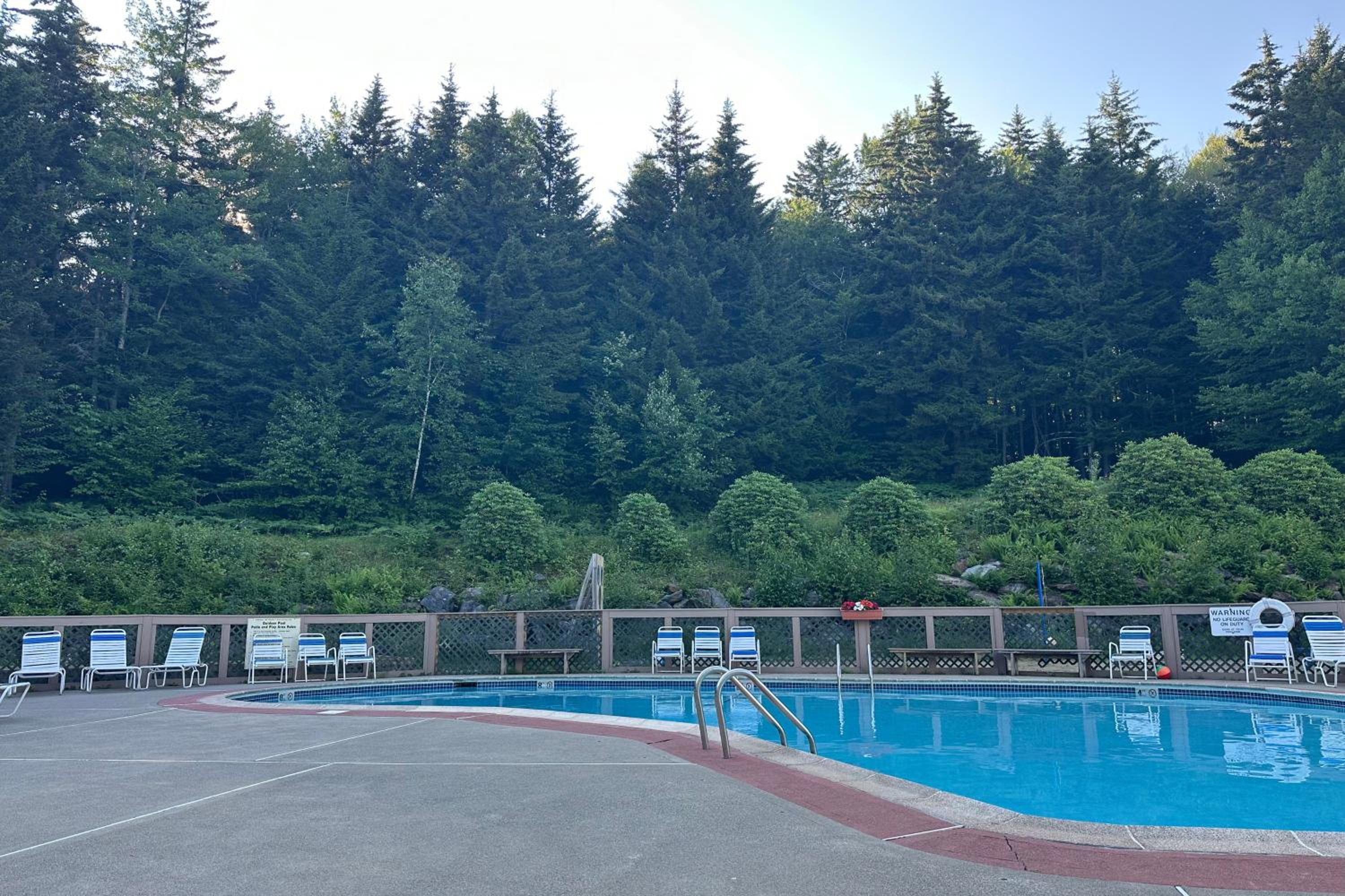Hike, Ski and Relax Renovated Retreat in Wilmington