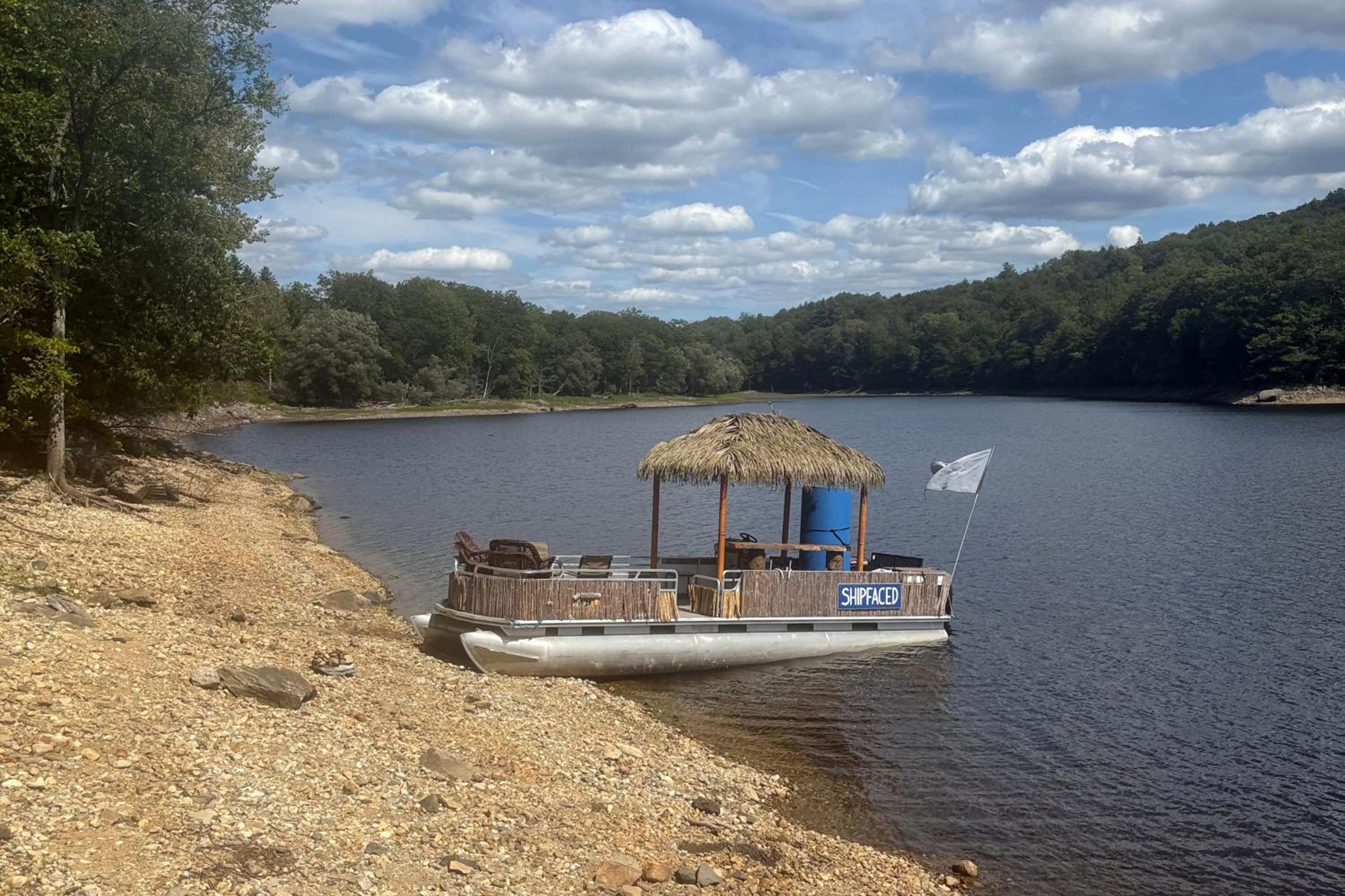 Hike, Ski and Relax Renovated Retreat in Wilmington
