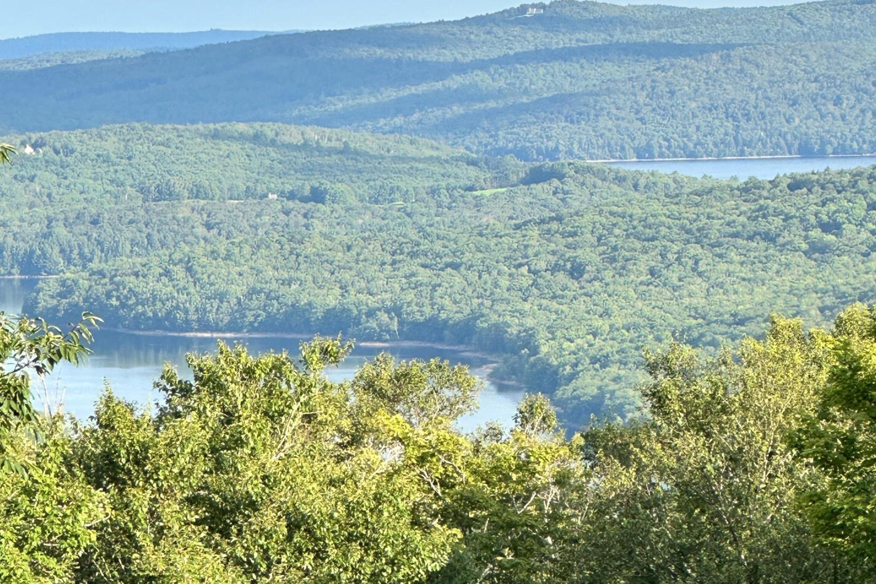 Hike, Ski and Relax Renovated Retreat in Wilmington