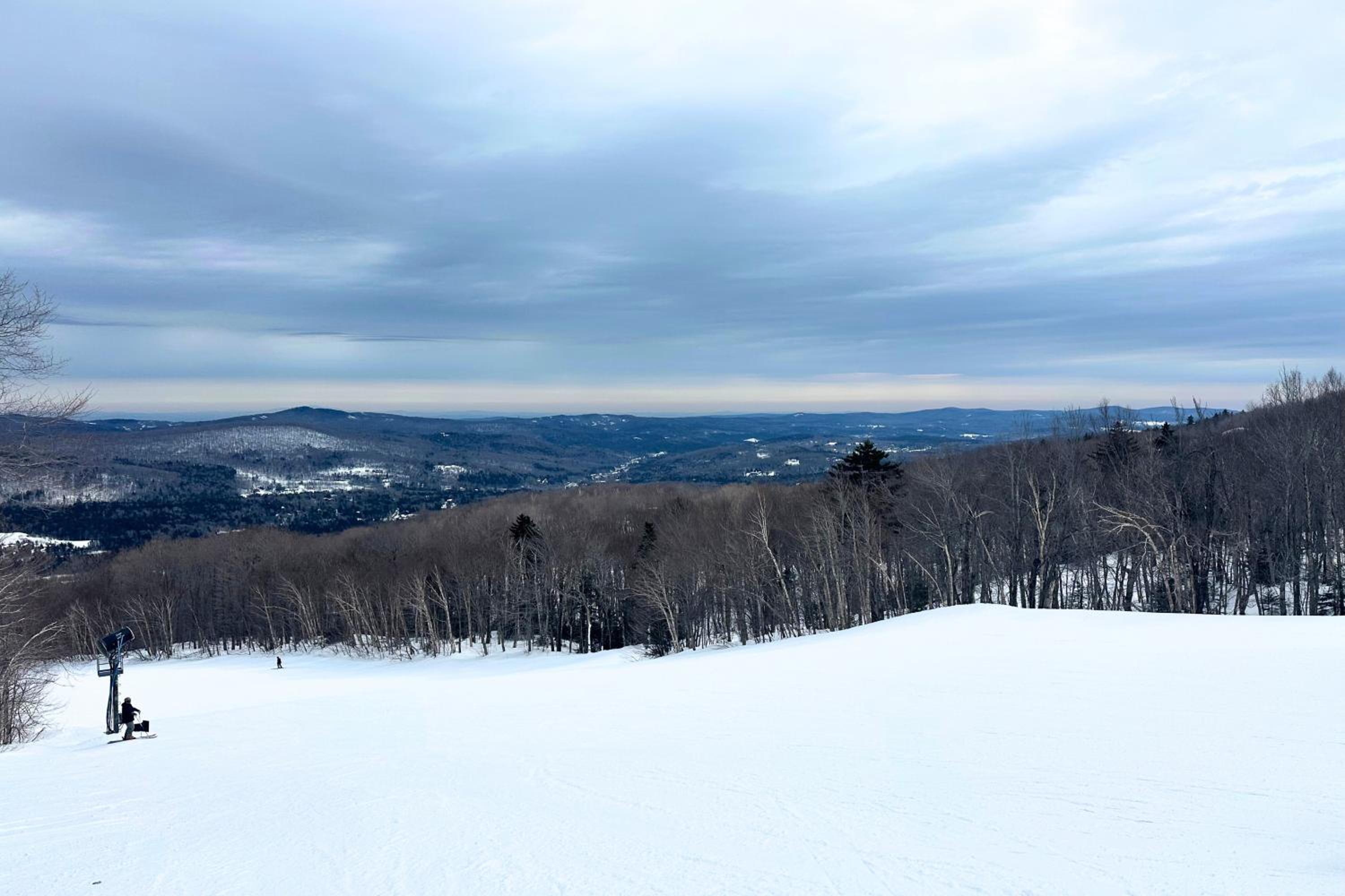 Hike, Ski and Relax Renovated Retreat in Wilmington