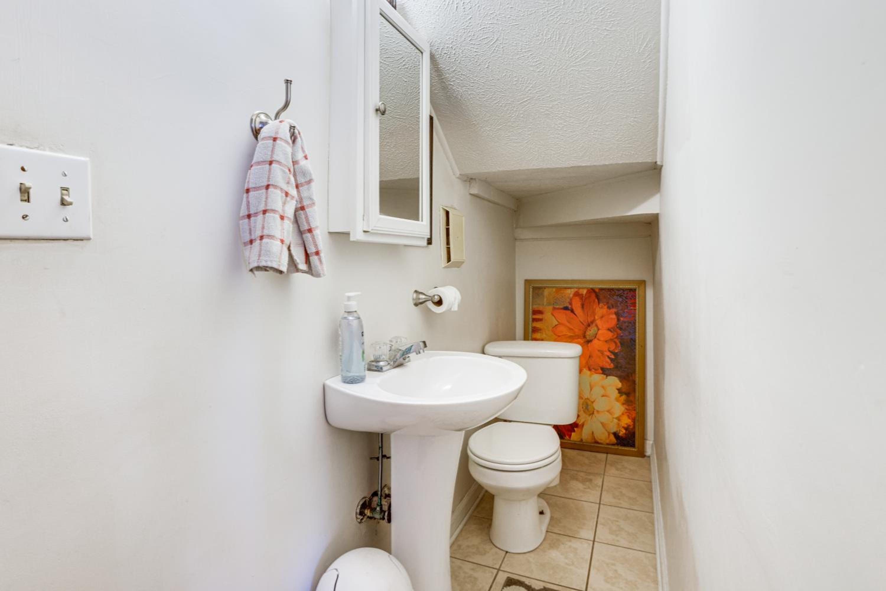 Groups Welcome! Historic Queen Anne Gem in Garrett
