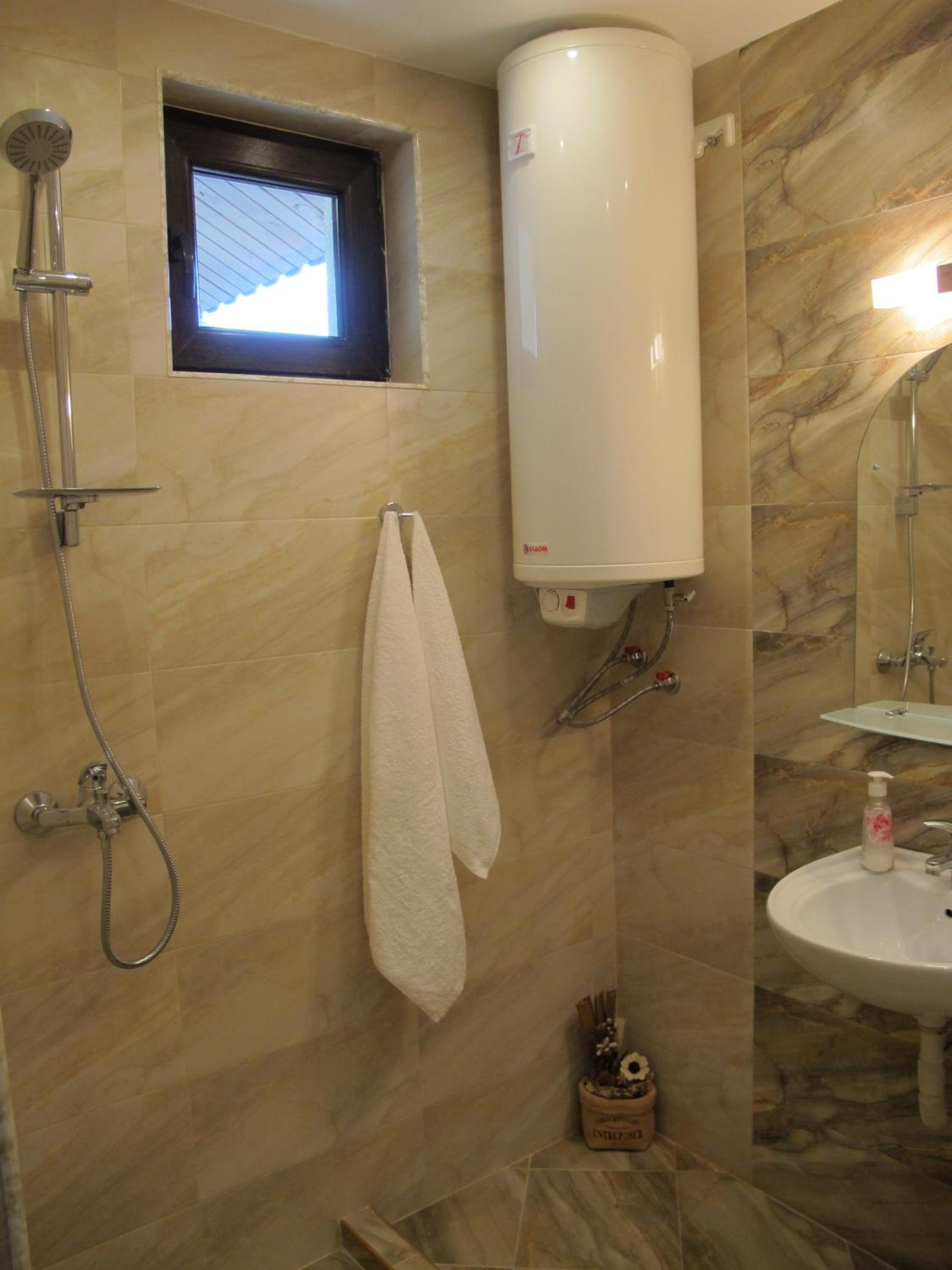 Guest House & Bistro Lefterova