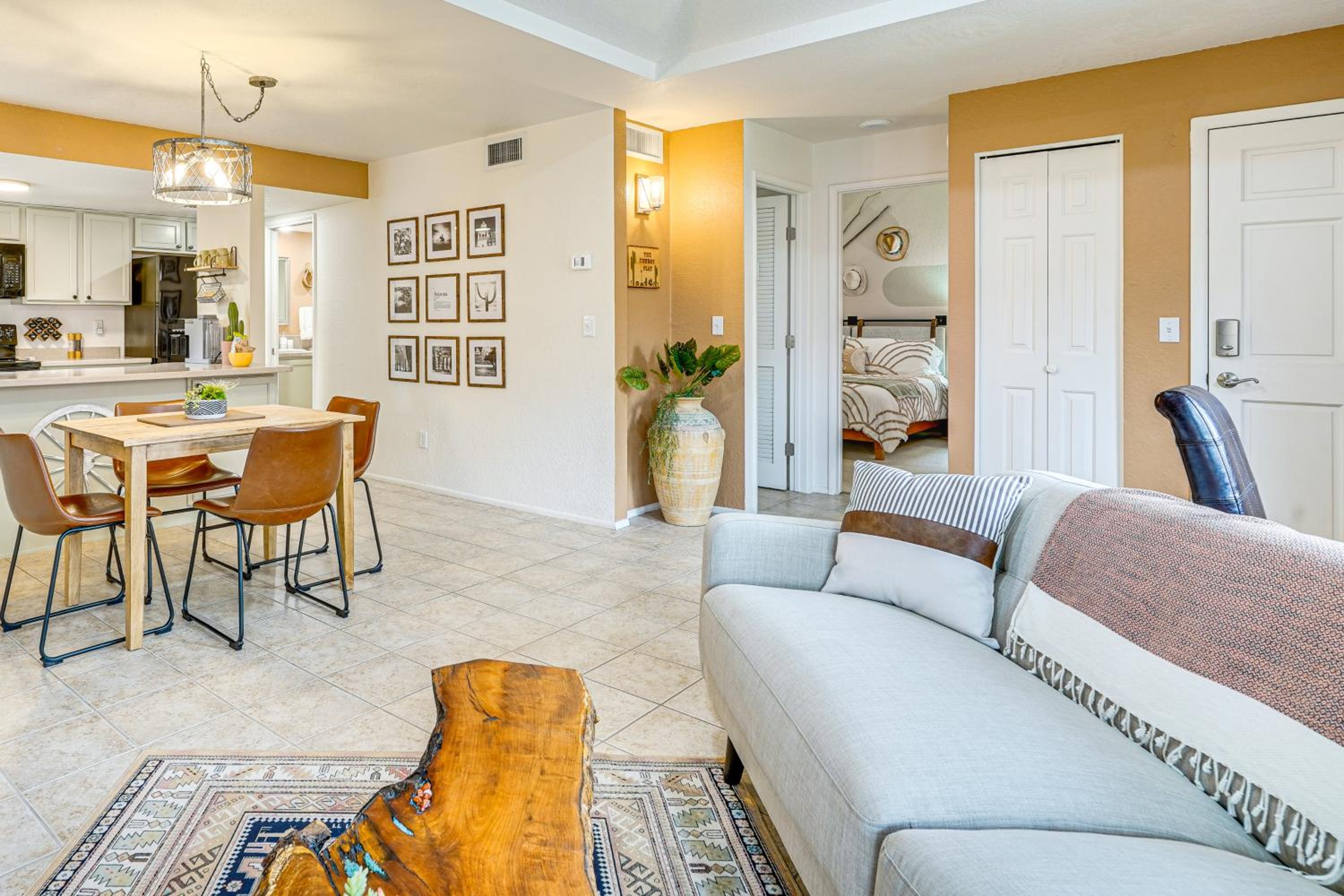 3 Mi to Sabino Canyon Condo with Resort Perks!