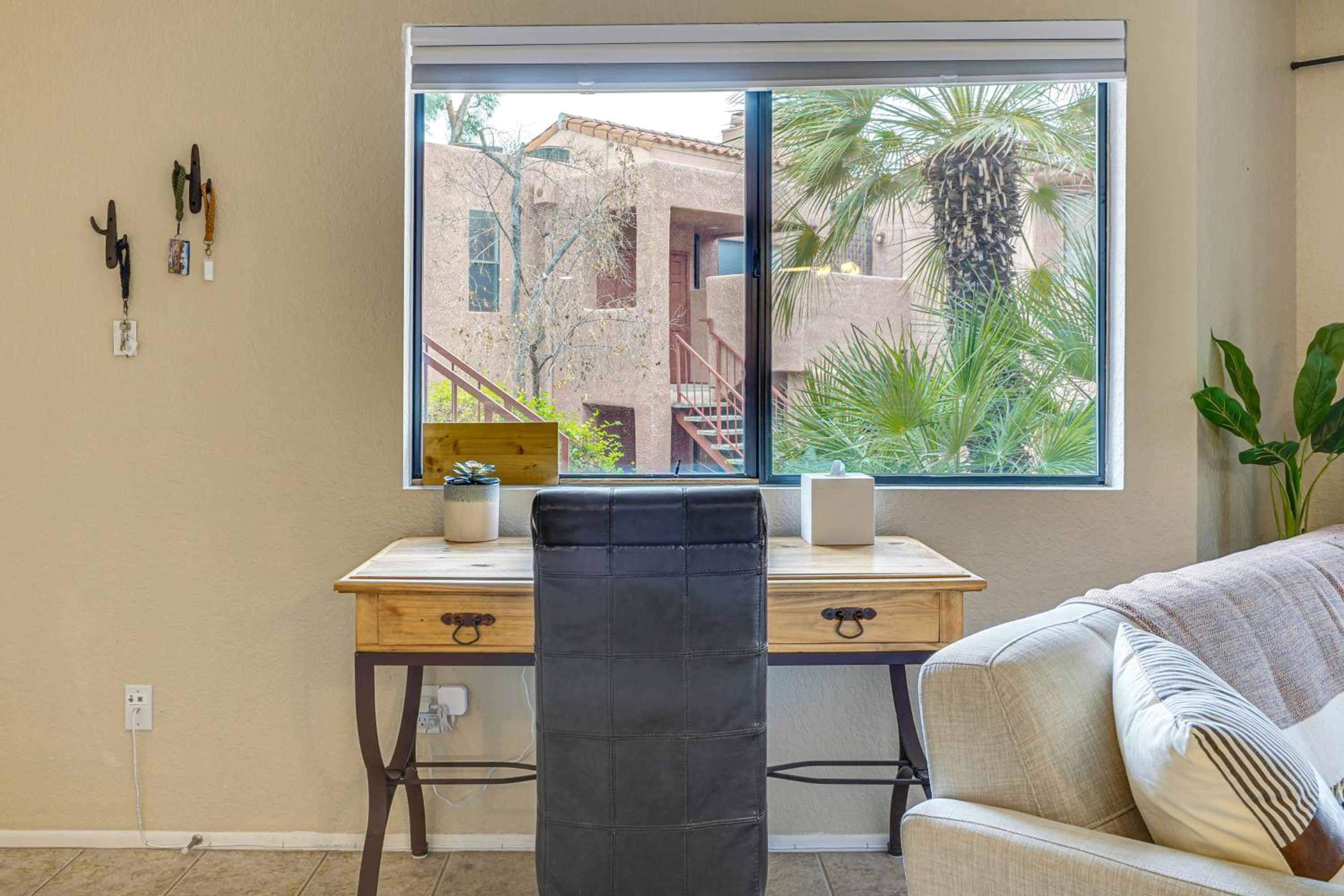 3 Mi to Sabino Canyon Condo with Resort Perks!