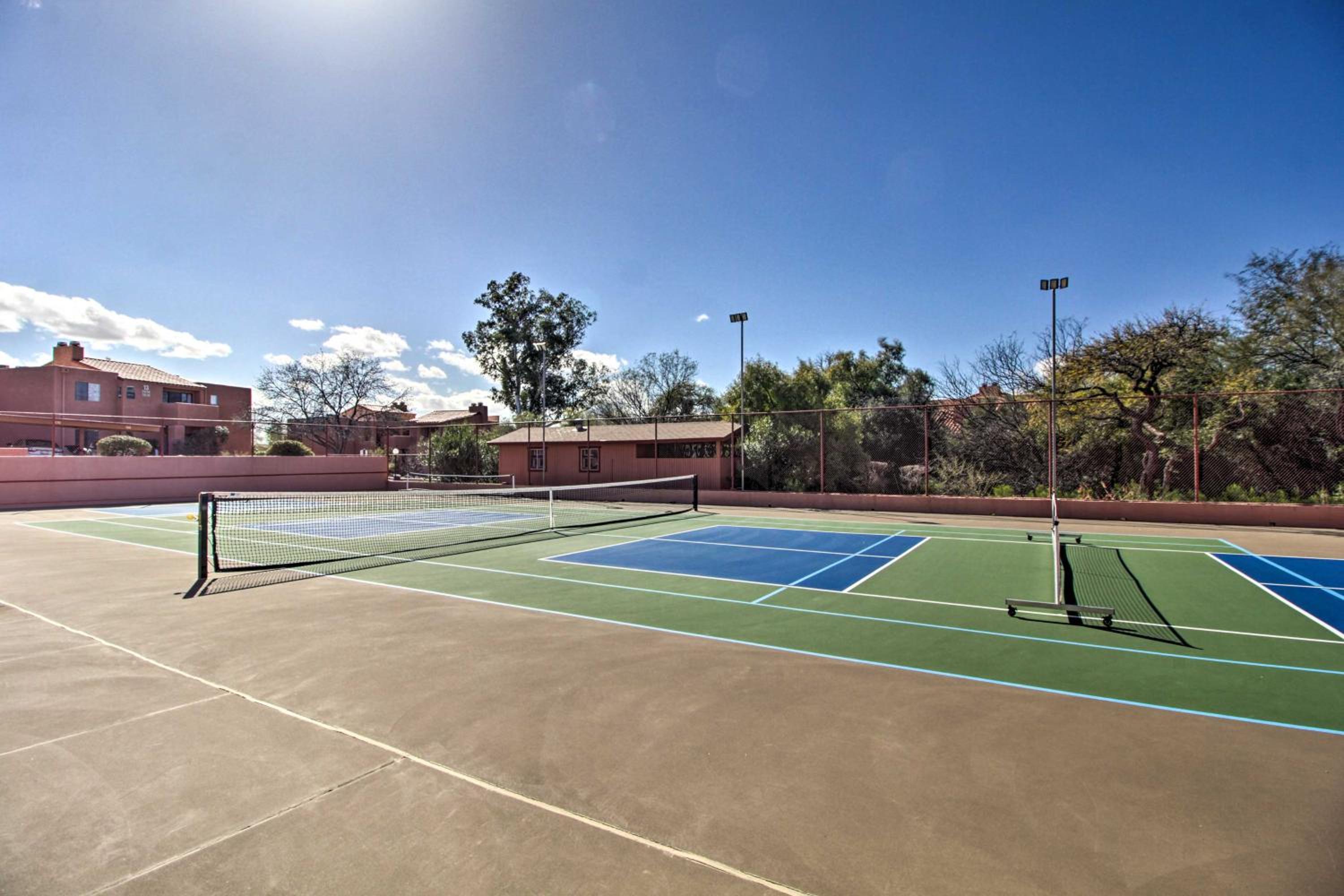 3 Mi to Sabino Canyon Condo with Resort Perks!