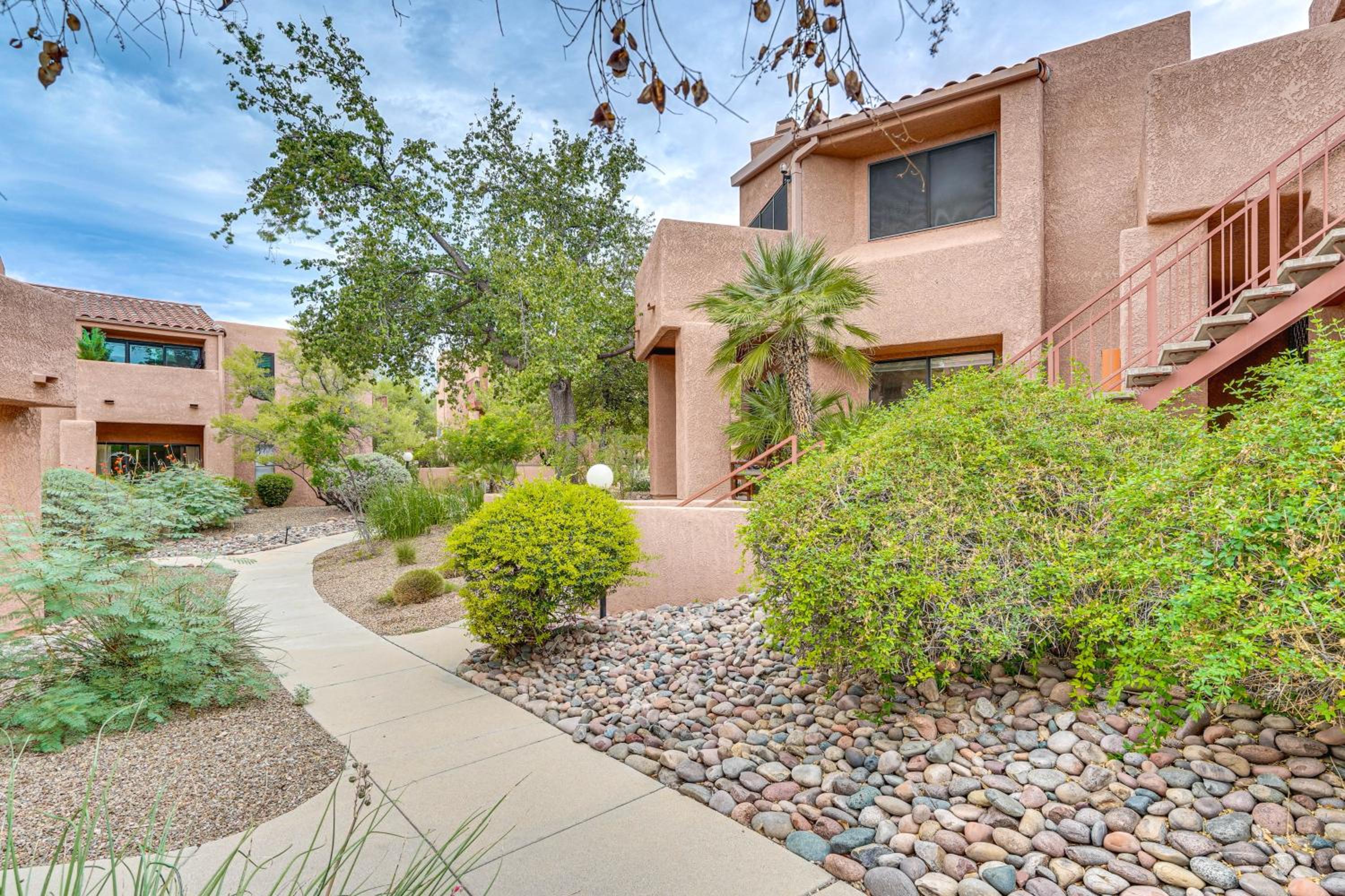 3 Mi to Sabino Canyon Condo with Resort Perks!