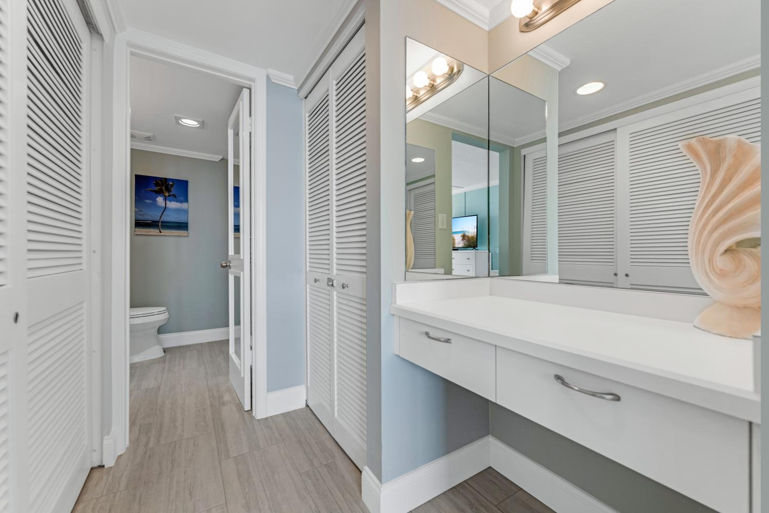 New listing! Direct oceanfront condo with private balcony overlooking the pool and beach