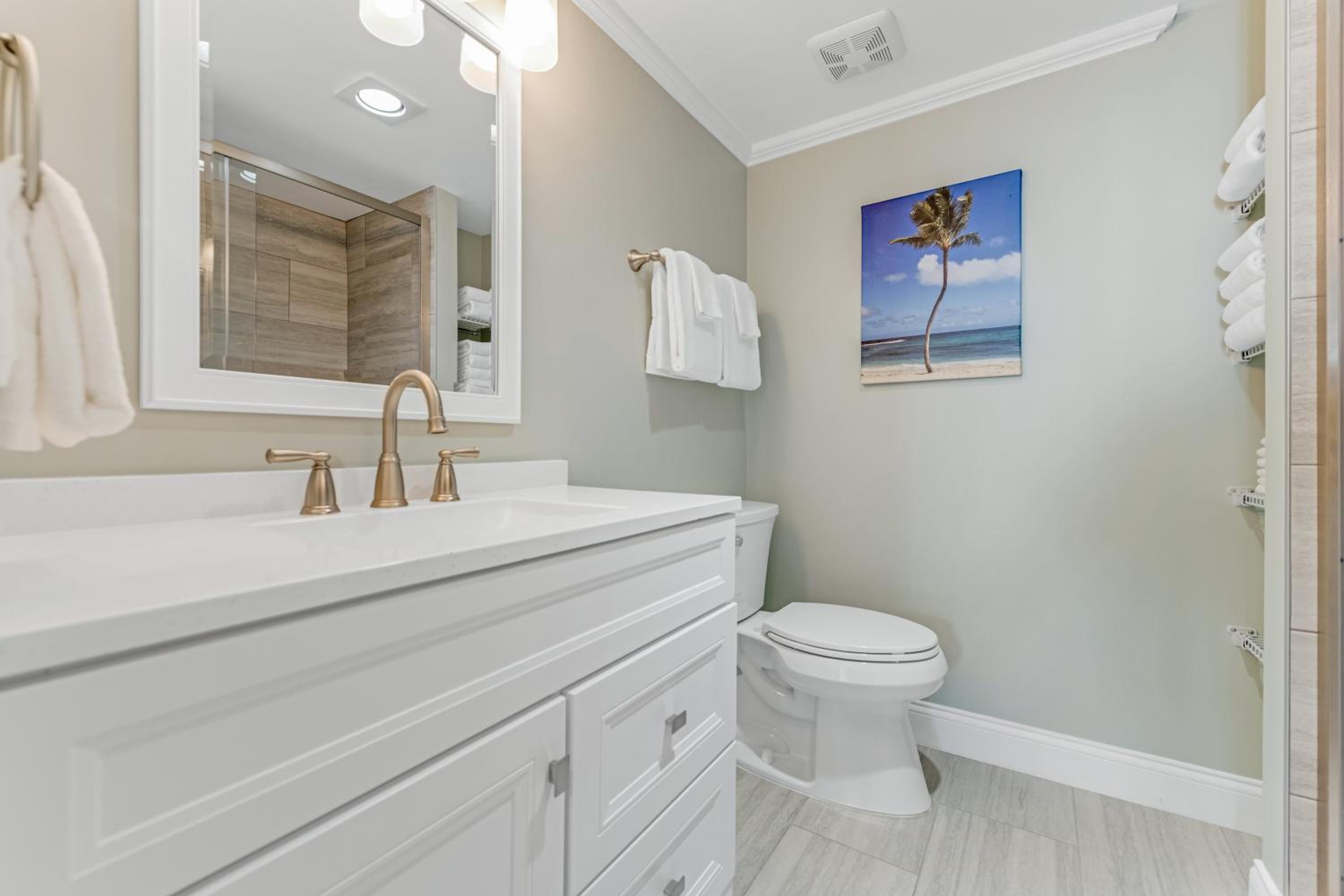 New listing! Direct oceanfront condo with private balcony overlooking the pool and beach