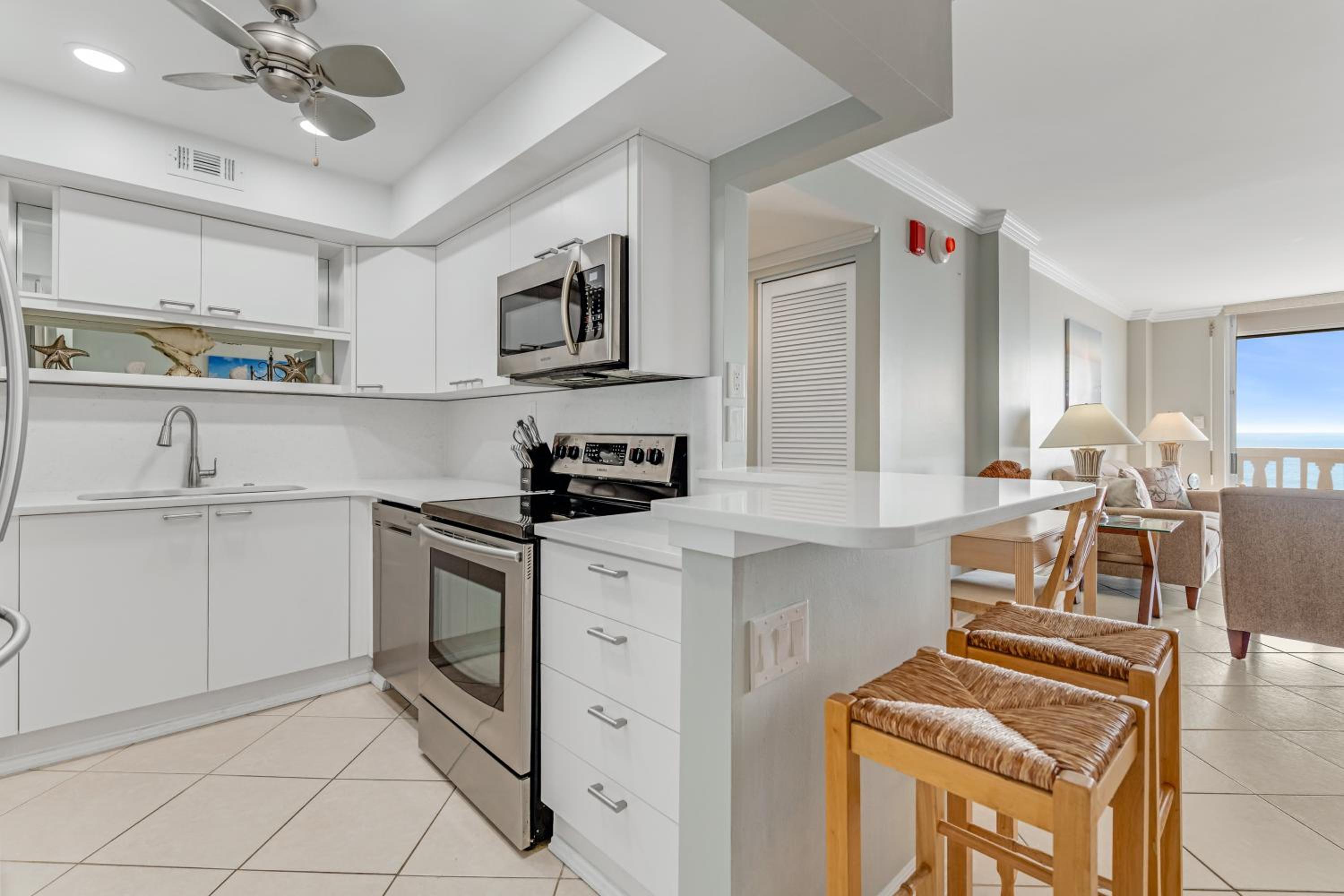 New listing! Direct oceanfront condo with private balcony overlooking the pool and beach