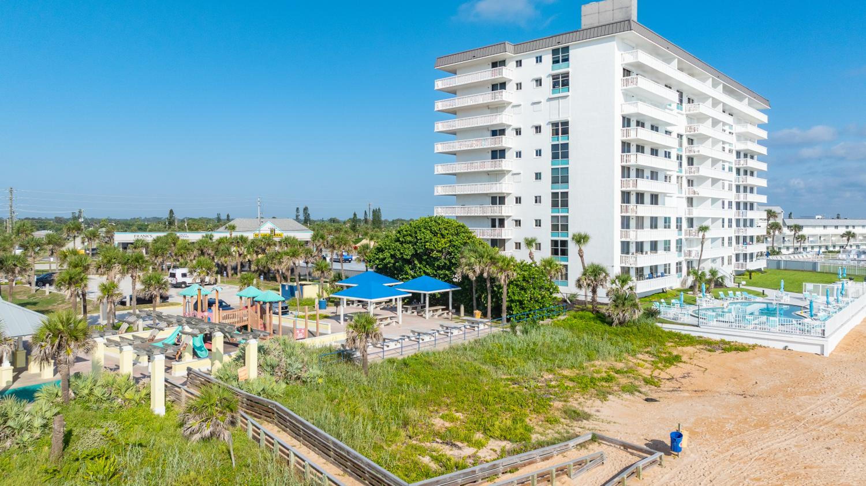 New listing! Direct oceanfront condo with private balcony overlooking the pool and beach