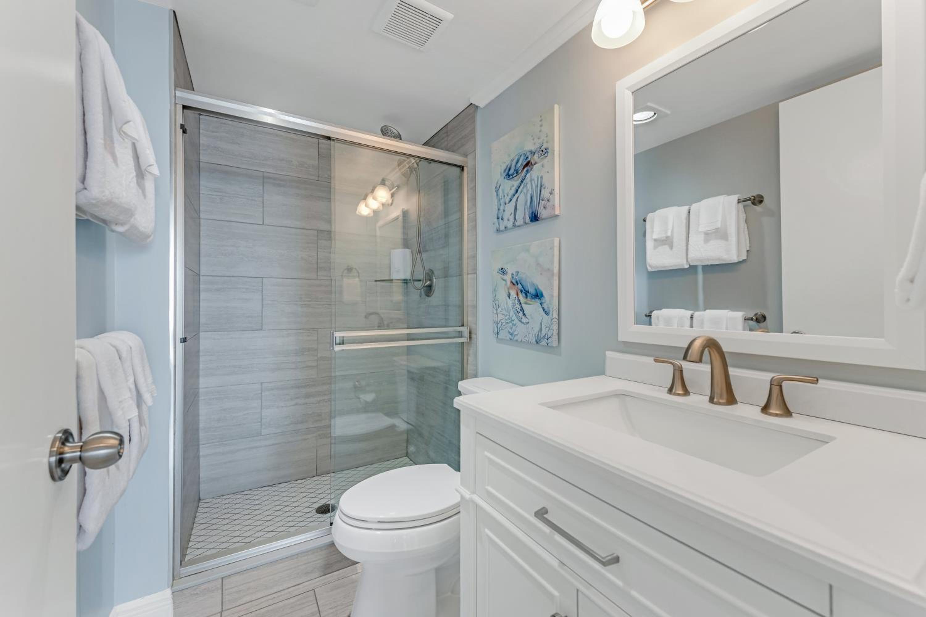 New listing! Direct oceanfront condo with private balcony overlooking the pool and beach
