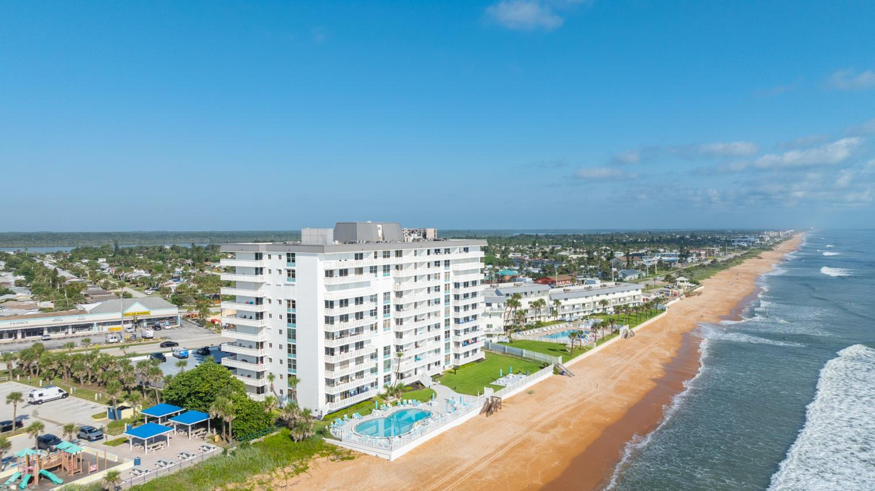 New listing! Direct oceanfront condo with private balcony overlooking the pool and beach