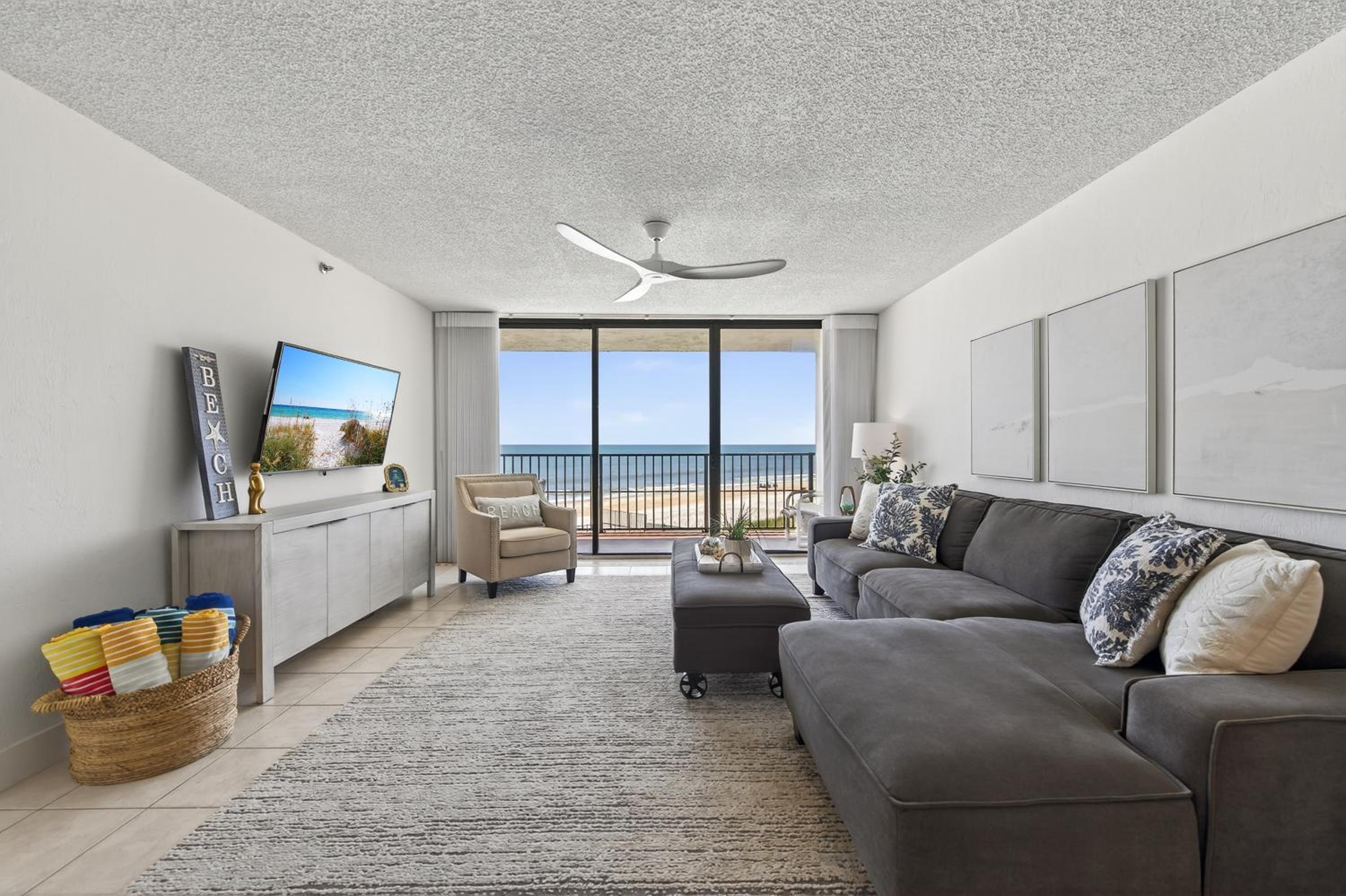 New Listing! Updated direct oceanfront condo with a pool, hot tub, and garage parking