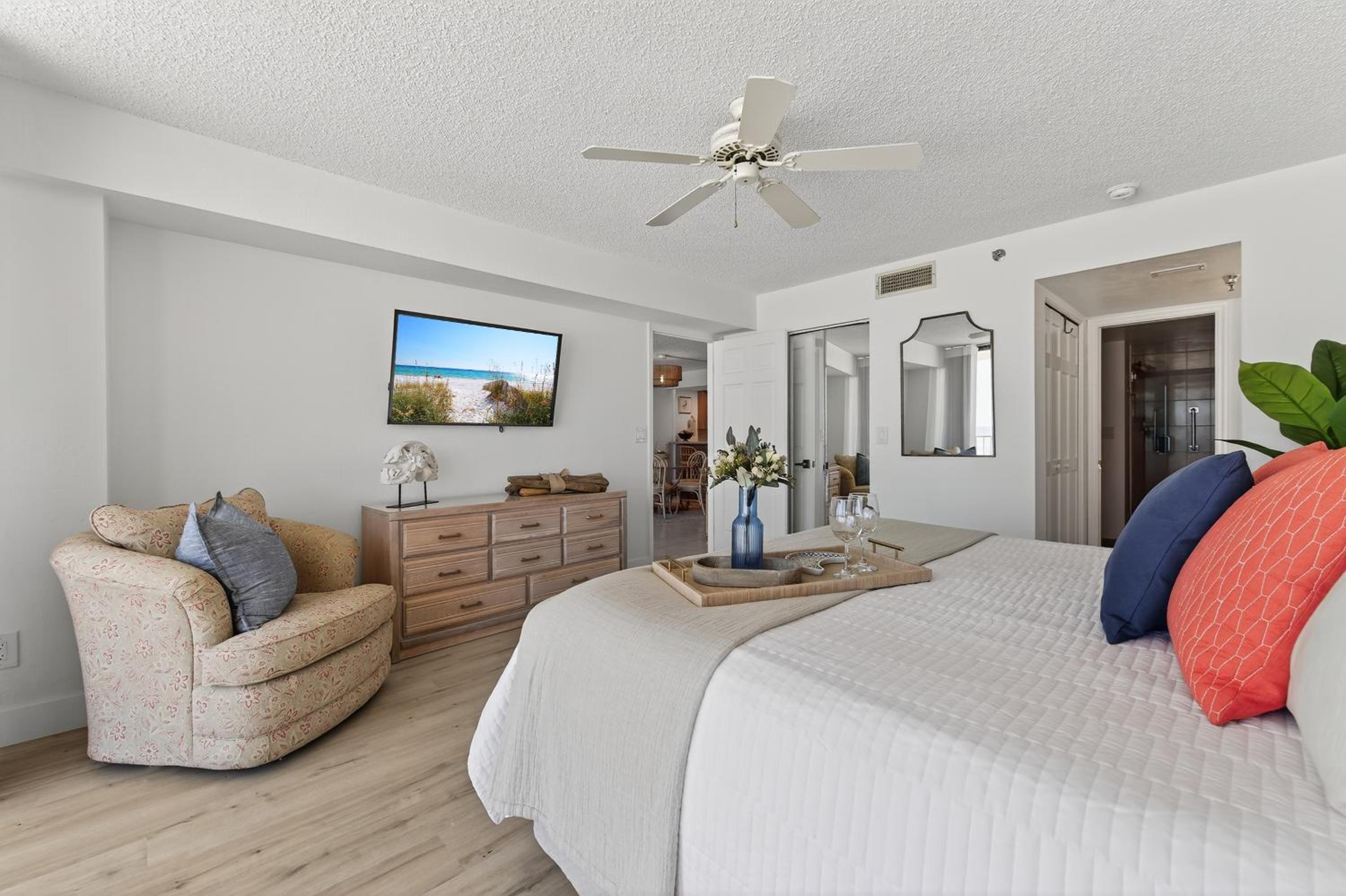 New Listing! Updated direct oceanfront condo with a pool, hot tub, and garage parking