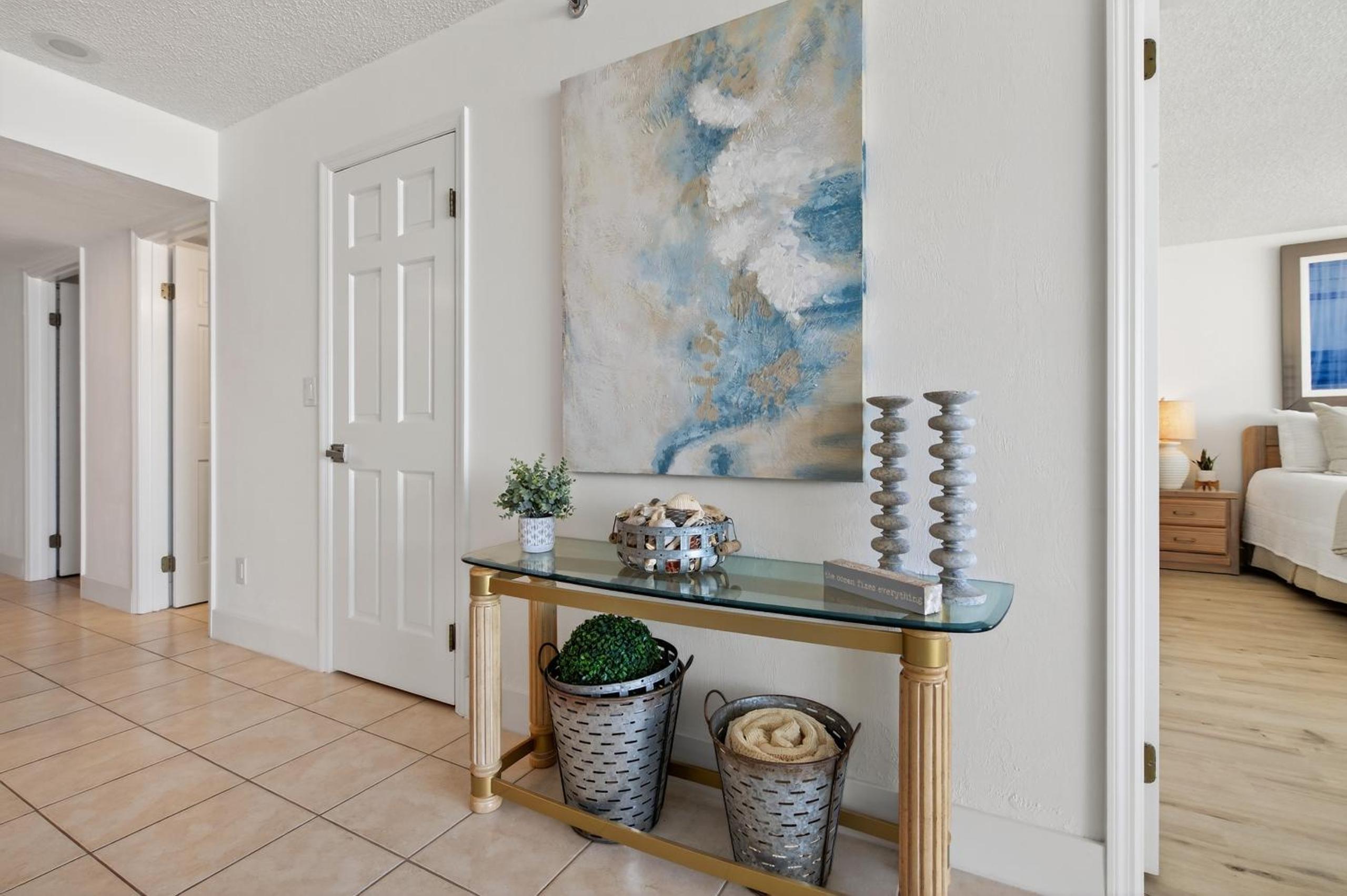 New Listing! Updated direct oceanfront condo with a pool, hot tub, and garage parking