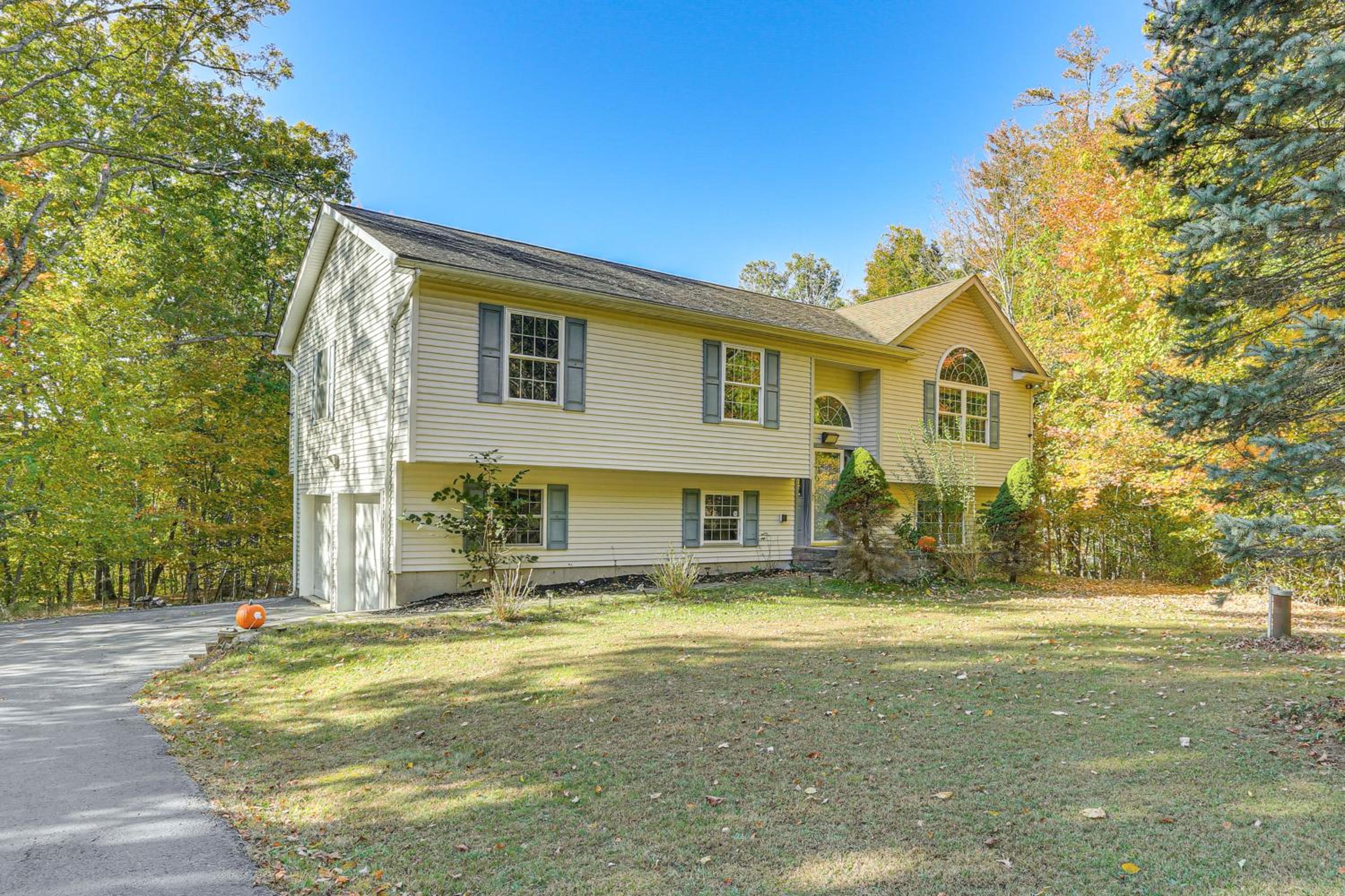 Hike, Ski and Explore Otisville Retreat with Yard!