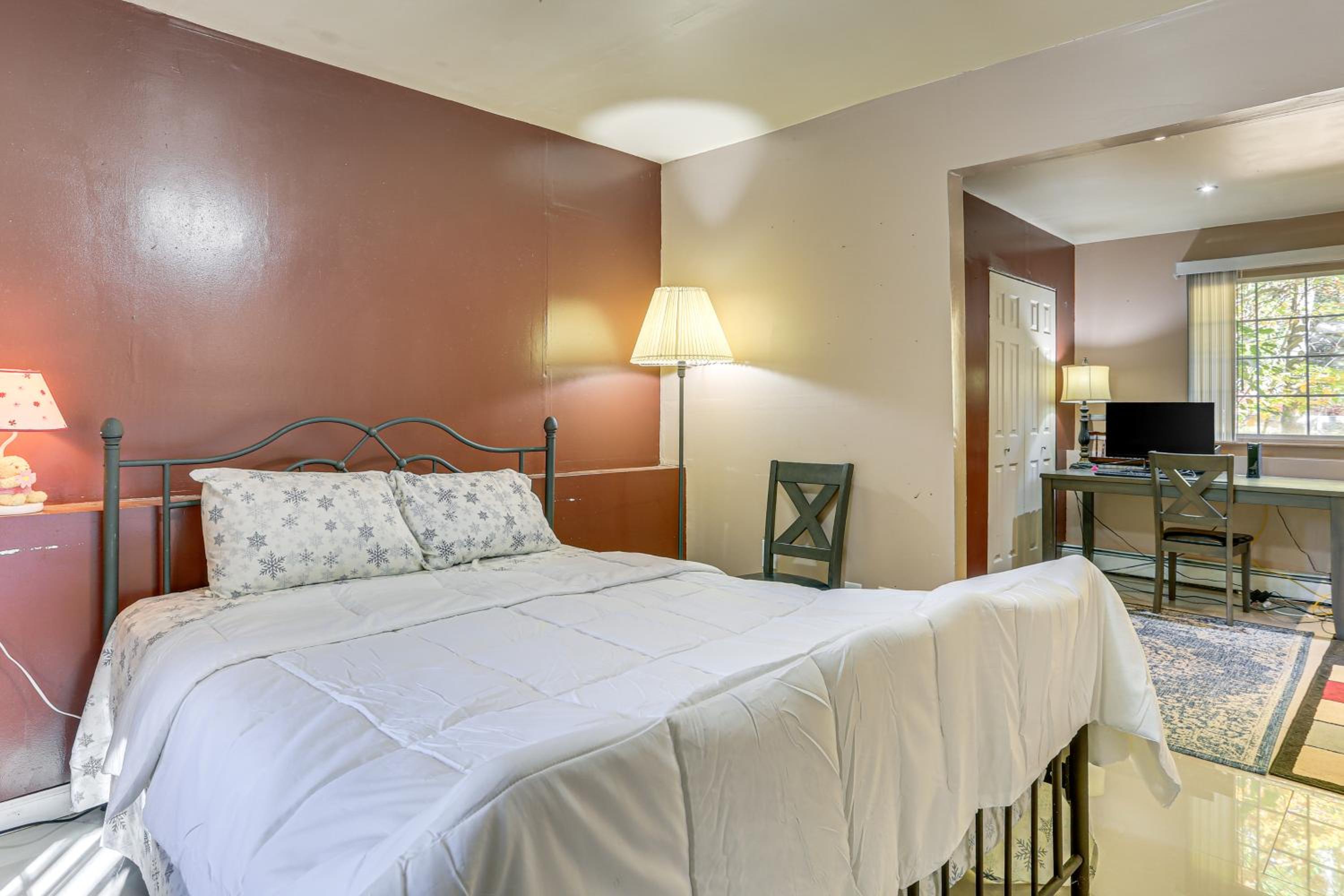 Hike, Ski and Explore Otisville Retreat with Yard!