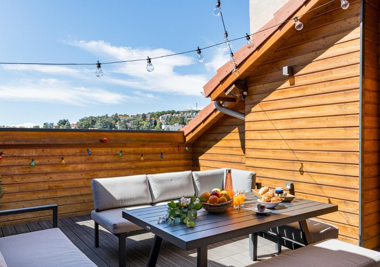 Le Rooftop Loft premium 3 chambres avec terrasse & parking en centre-ville de Saint-Étienne