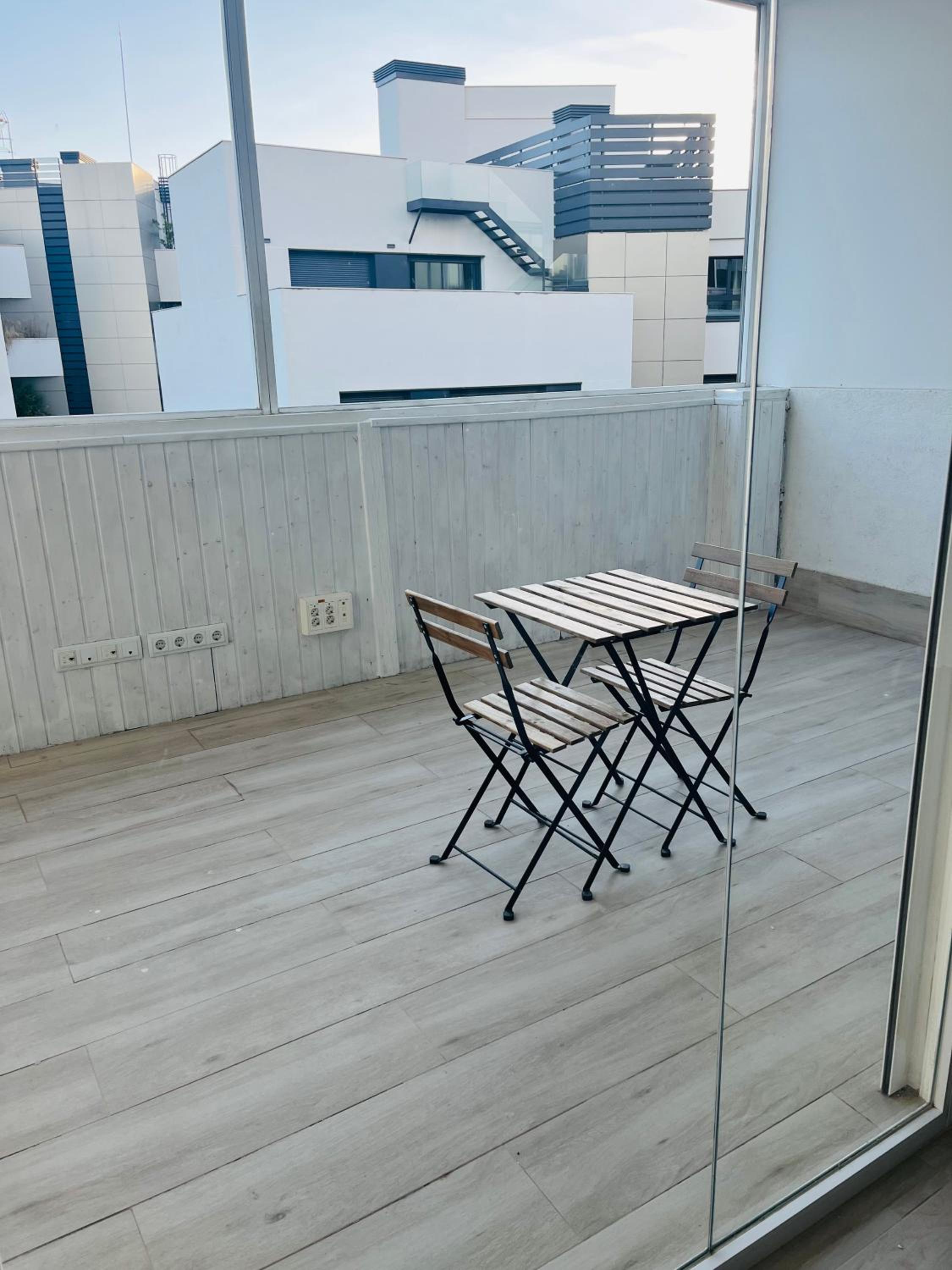 LUMINOSOS APARTAMENTOS POZUELO a 8 MINUTOS DE PALACIO REAL
