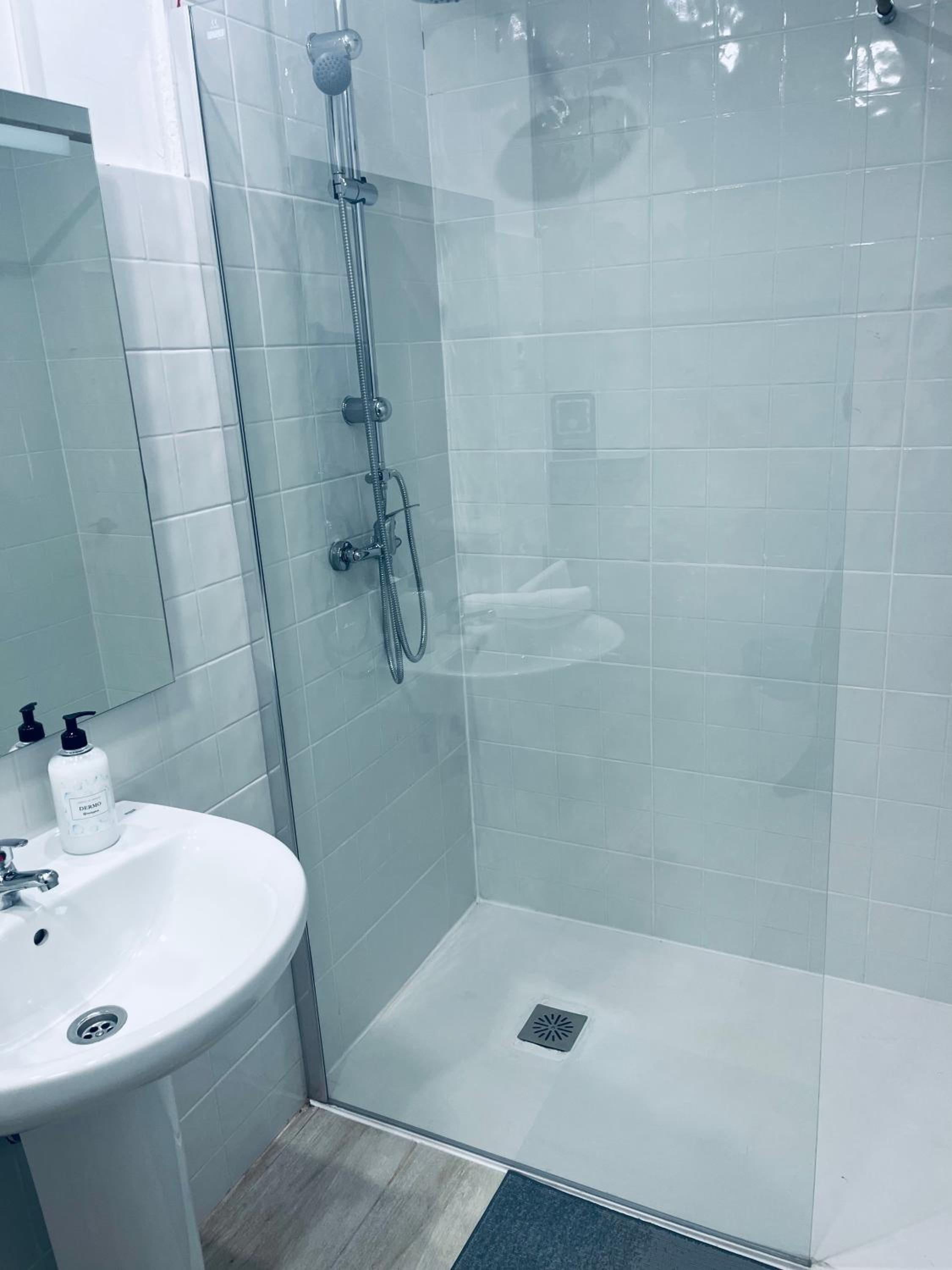 LUMINOSOS APARTAMENTOS POZUELO a 8 MINUTOS DE PALACIO REAL