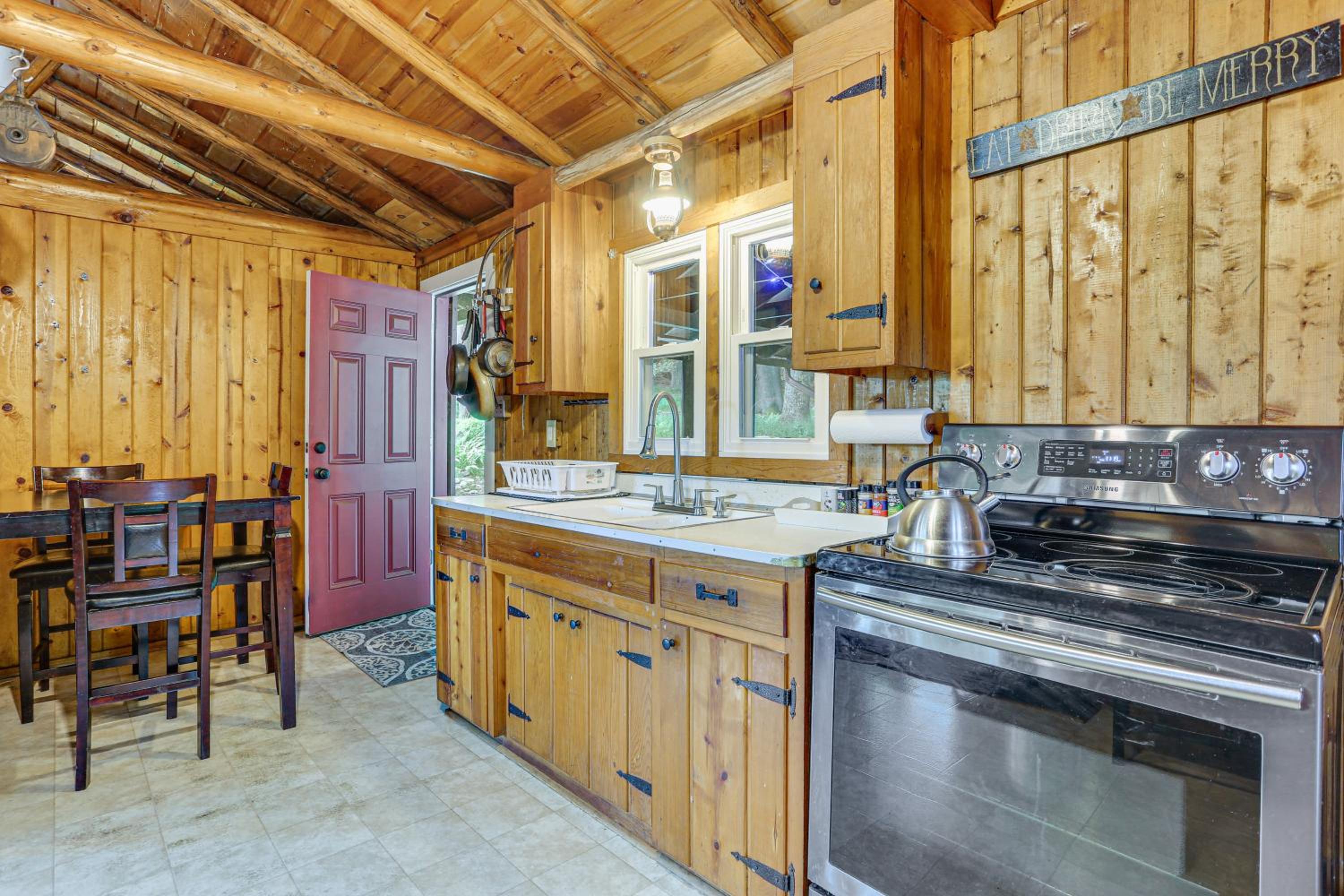 Boat, Hike and Fish Rustic Greenwood Retreat
