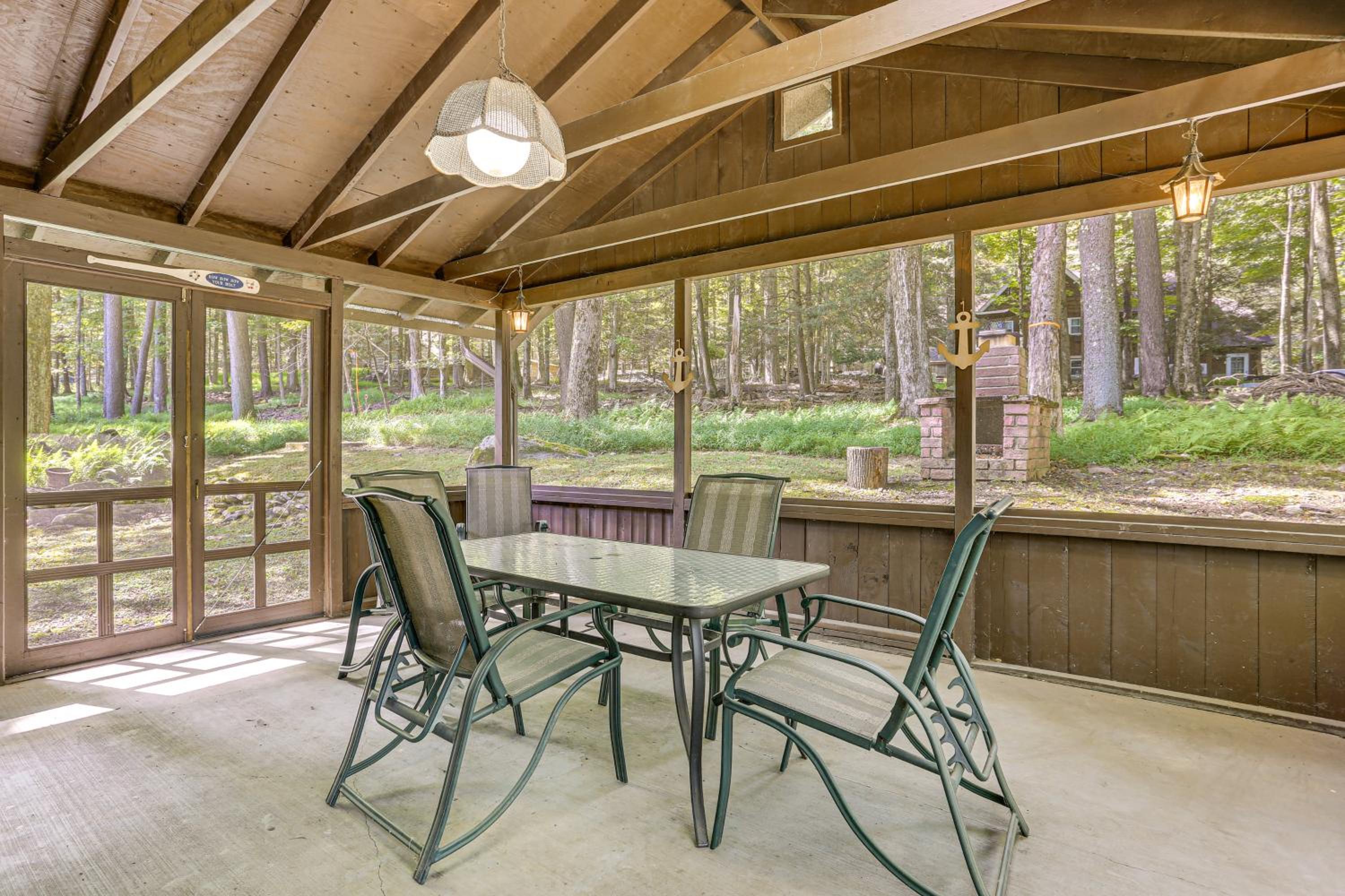 Boat, Hike and Fish Rustic Greenwood Retreat