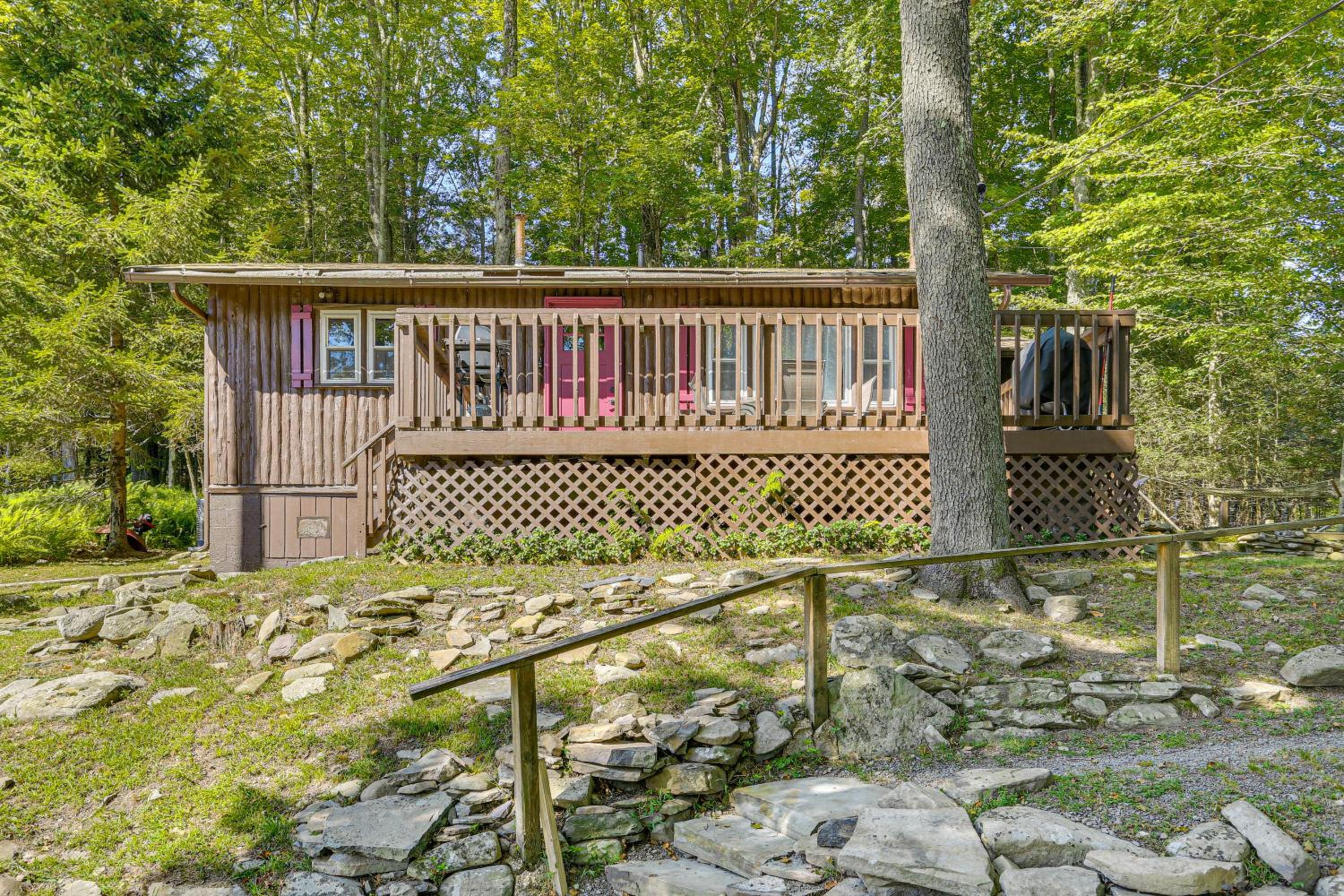 Boat, Hike and Fish Rustic Greenwood Retreat