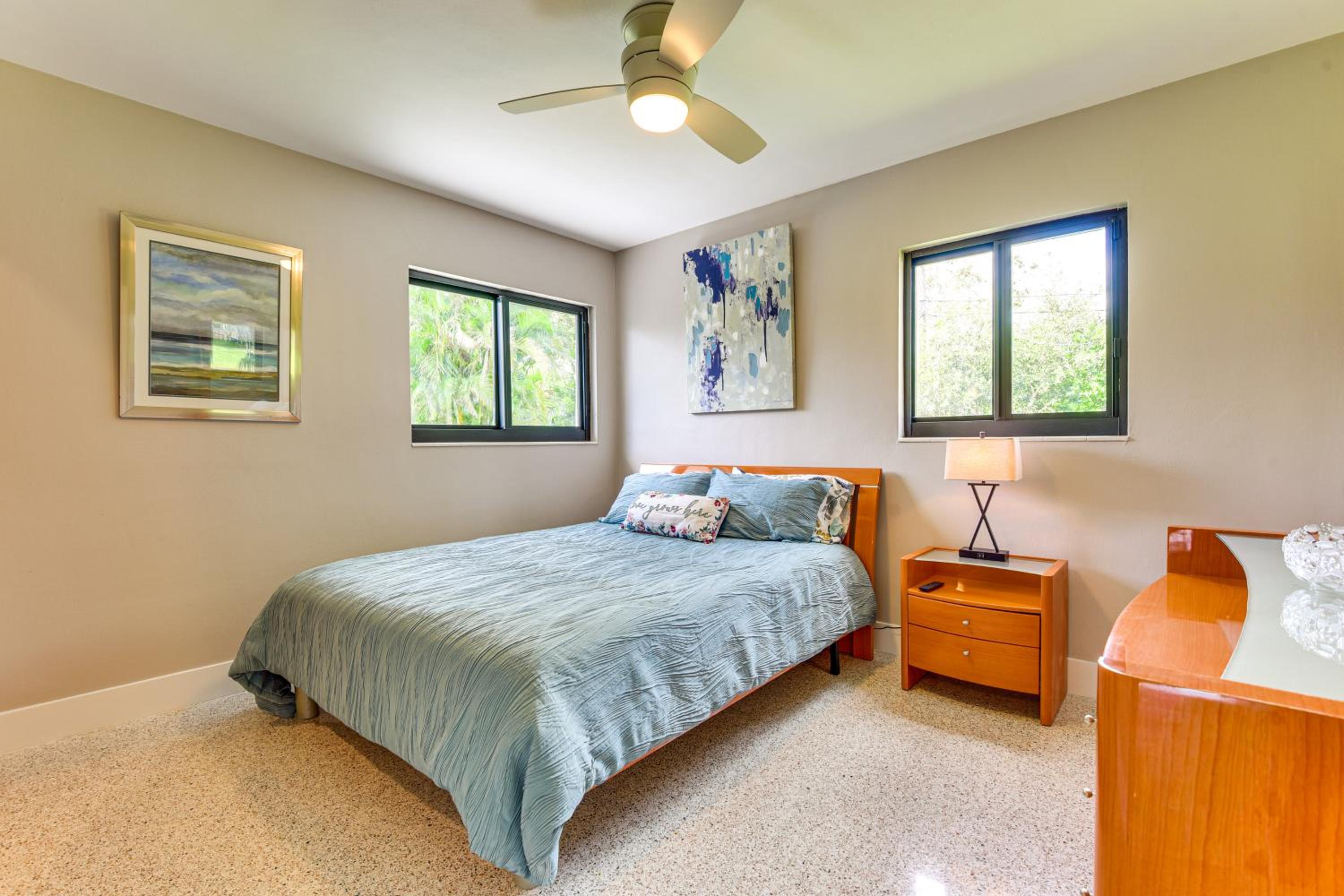 3 Mi to Downtown Bradenton Family Home with Yard!