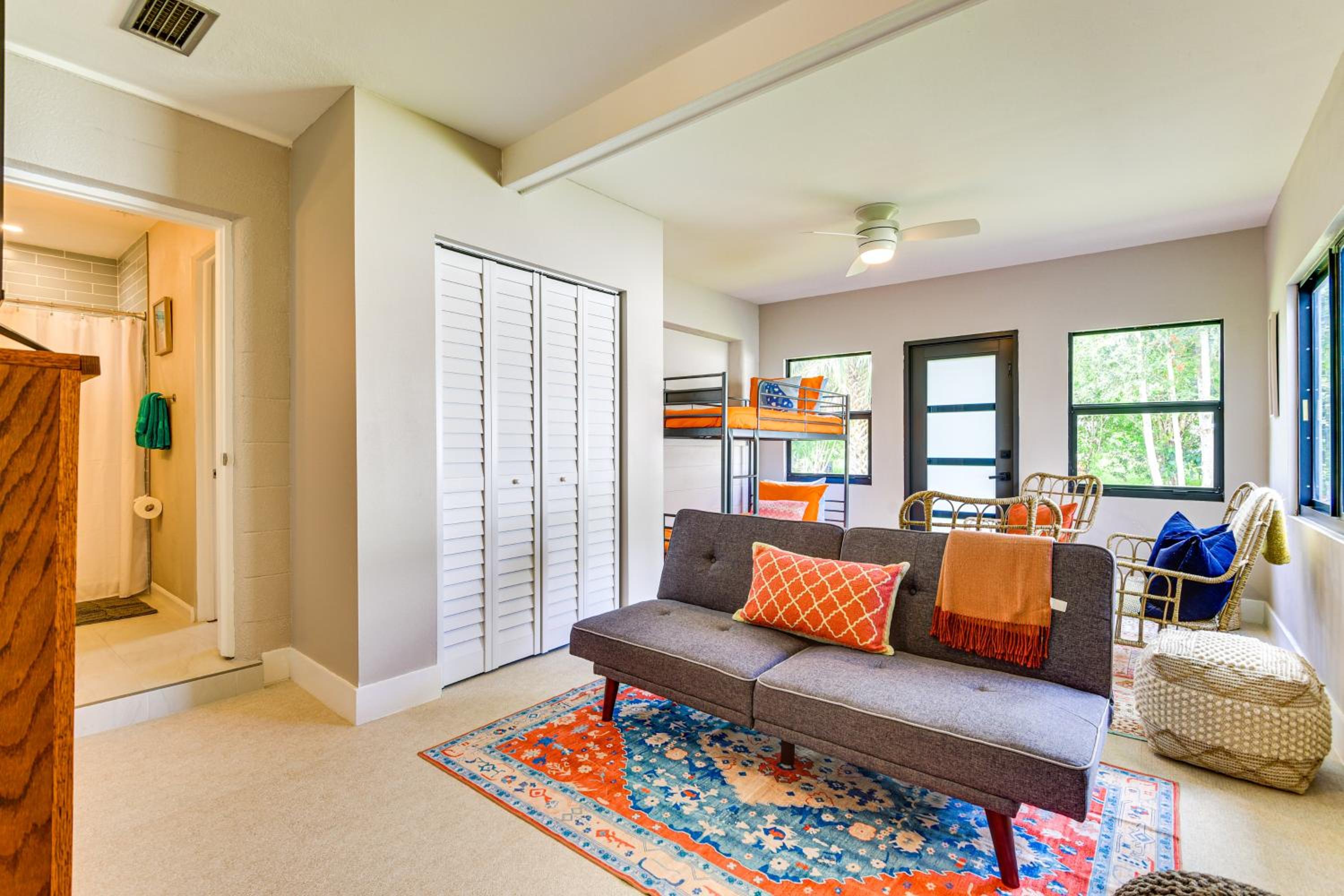 3 Mi to Downtown Bradenton Family Home with Yard!