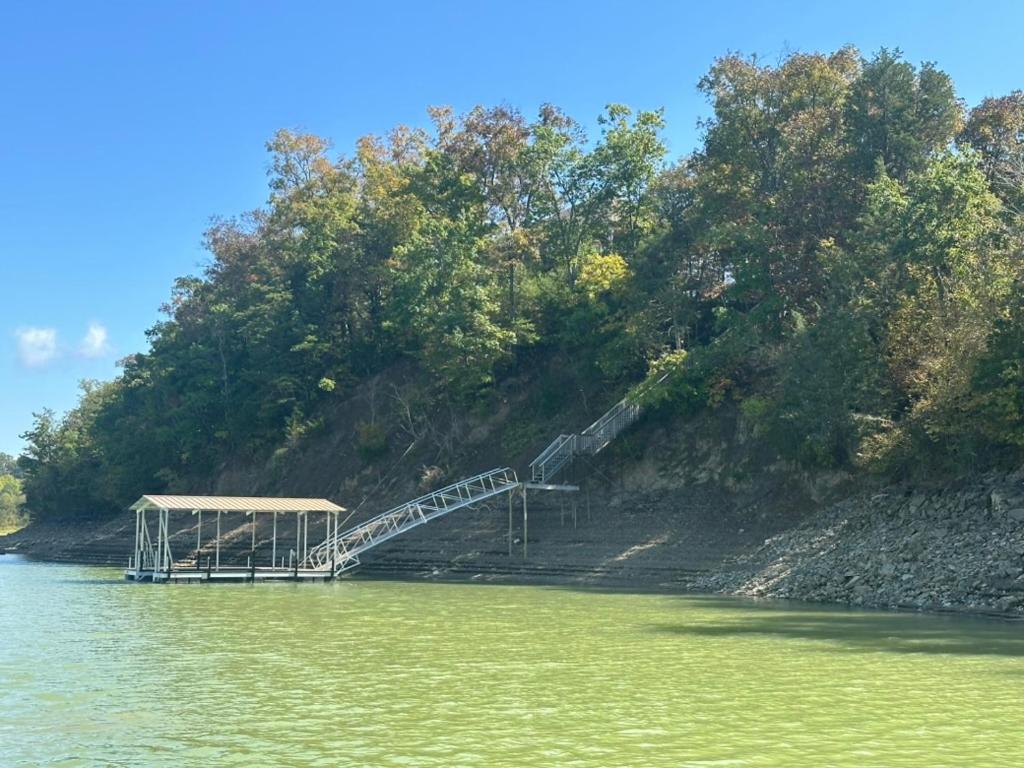 The Retreat at Paradise Hills 6BR Lake Front Dock Game Room
