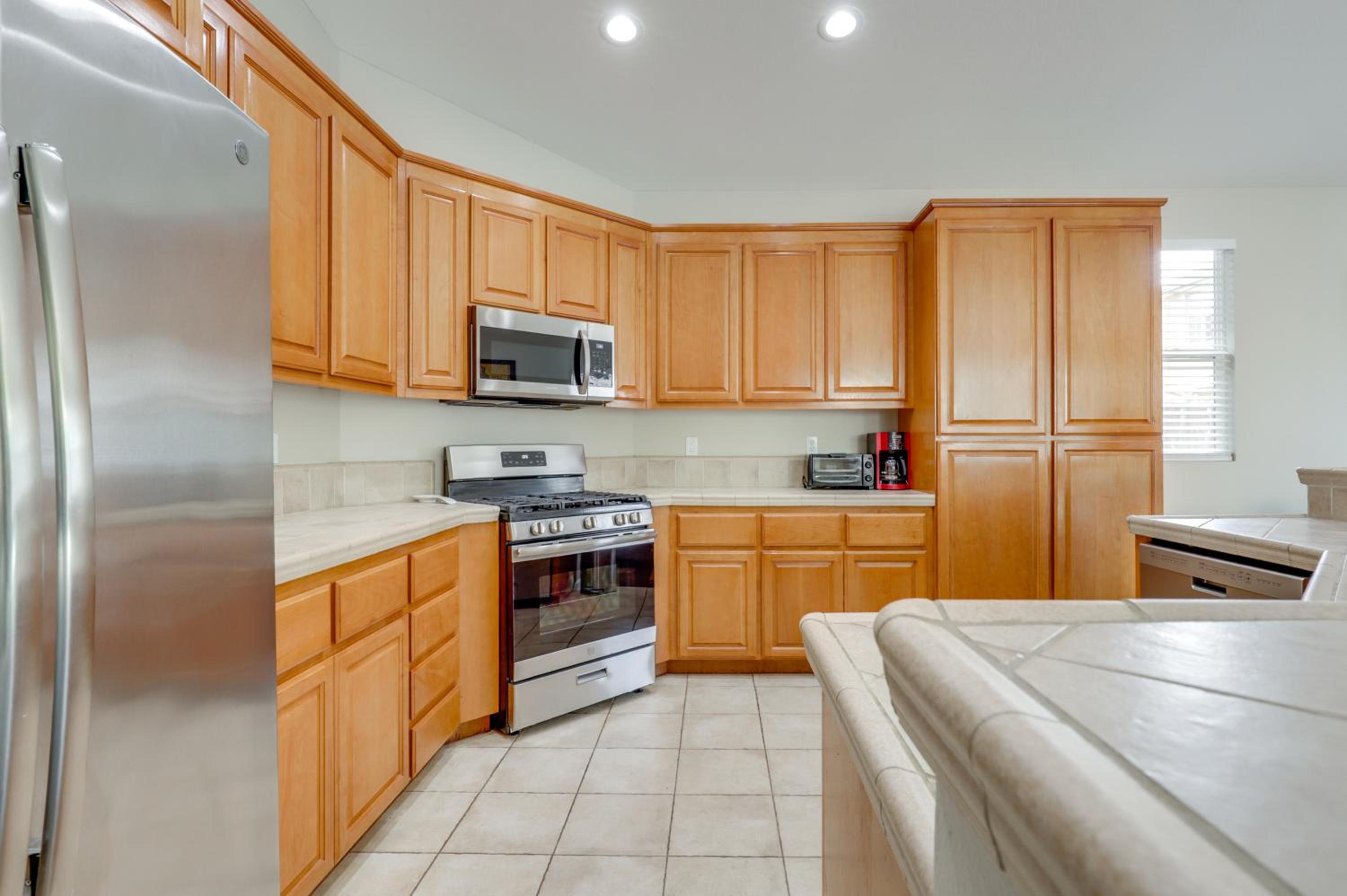 Quiet and Convenient! Santa Rosa Family Home with Yard
