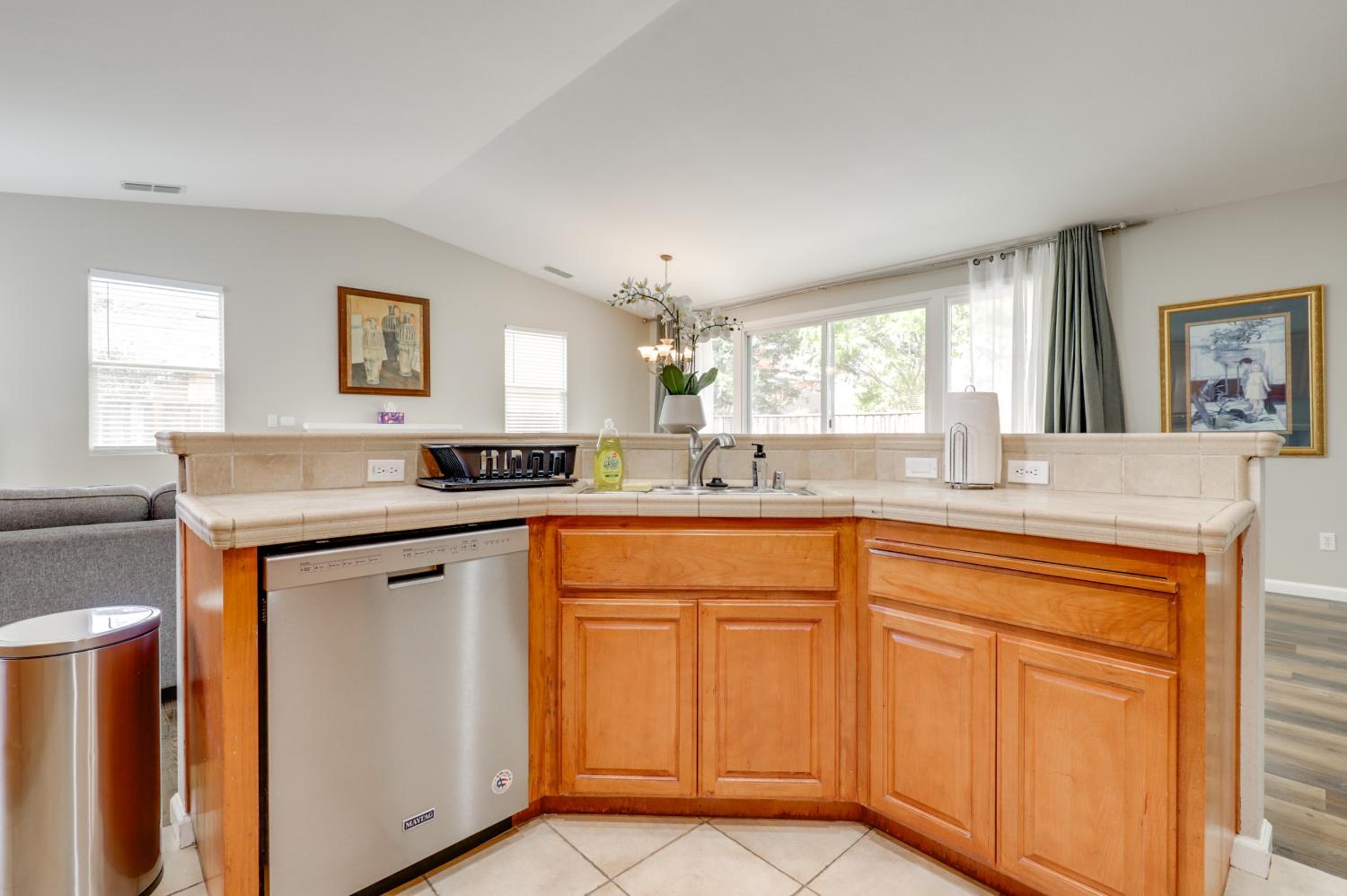 Quiet and Convenient! Santa Rosa Family Home with Yard