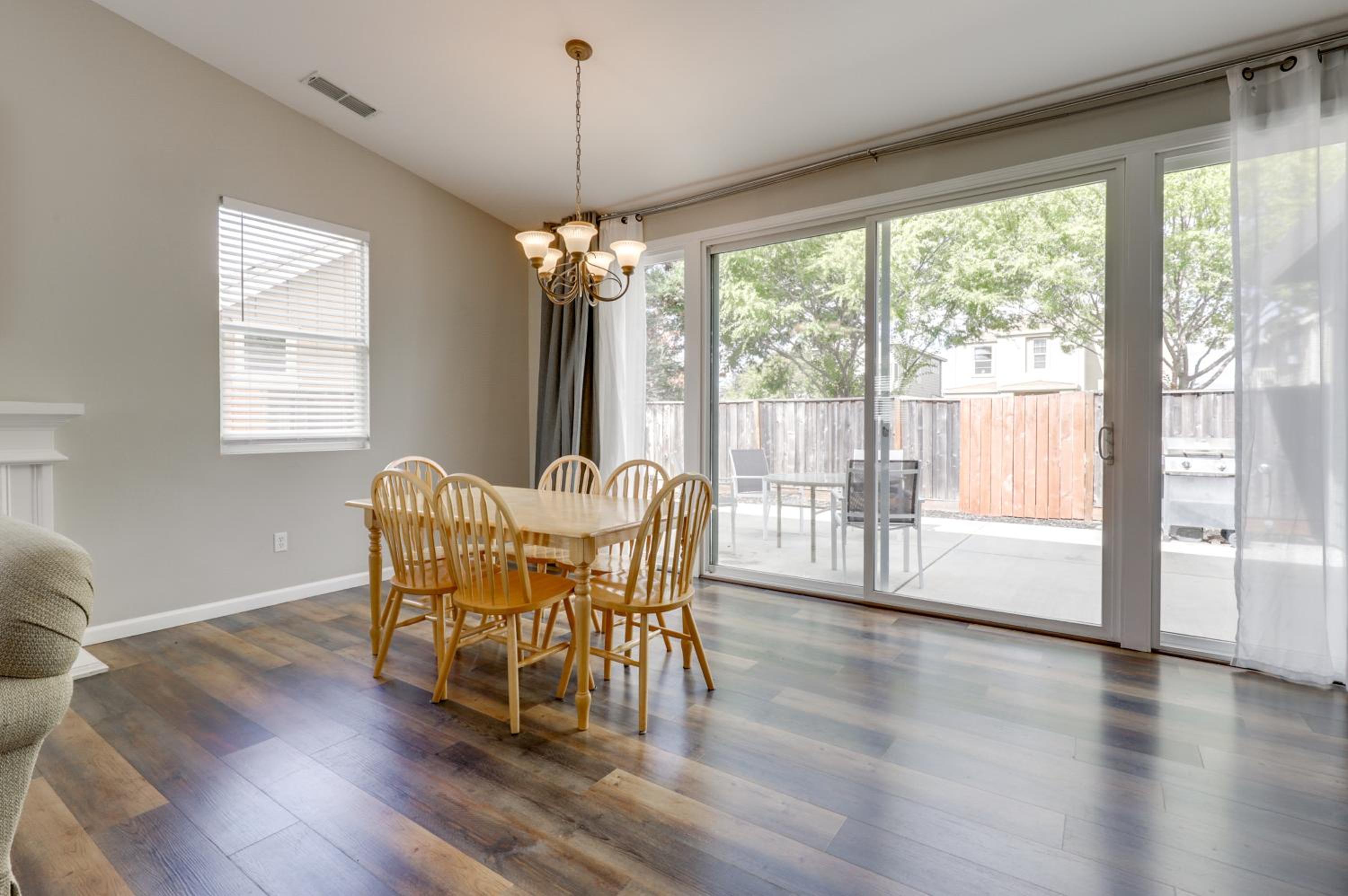 Quiet and Convenient! Santa Rosa Family Home with Yard