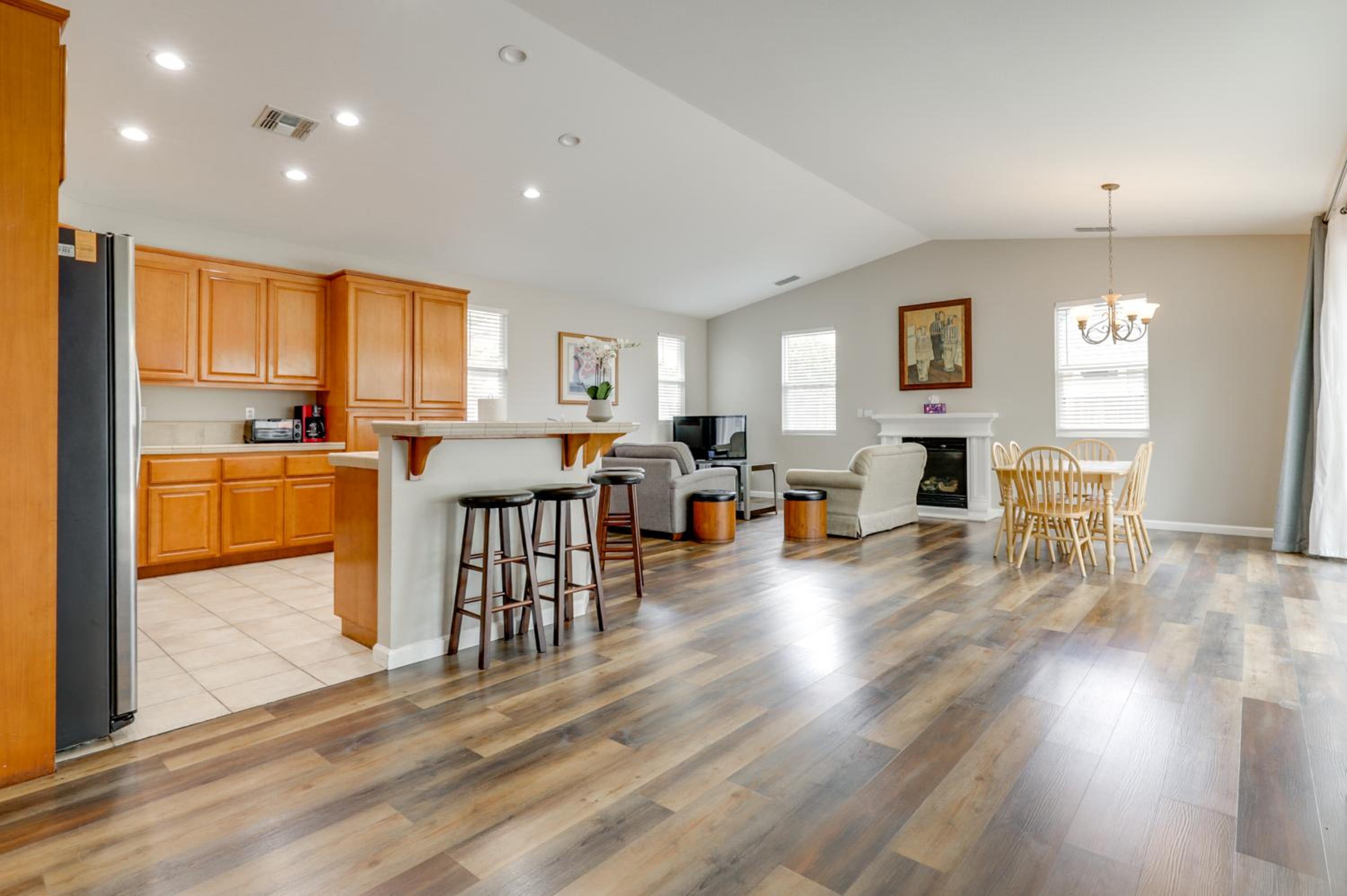 Quiet and Convenient! Santa Rosa Family Home with Yard