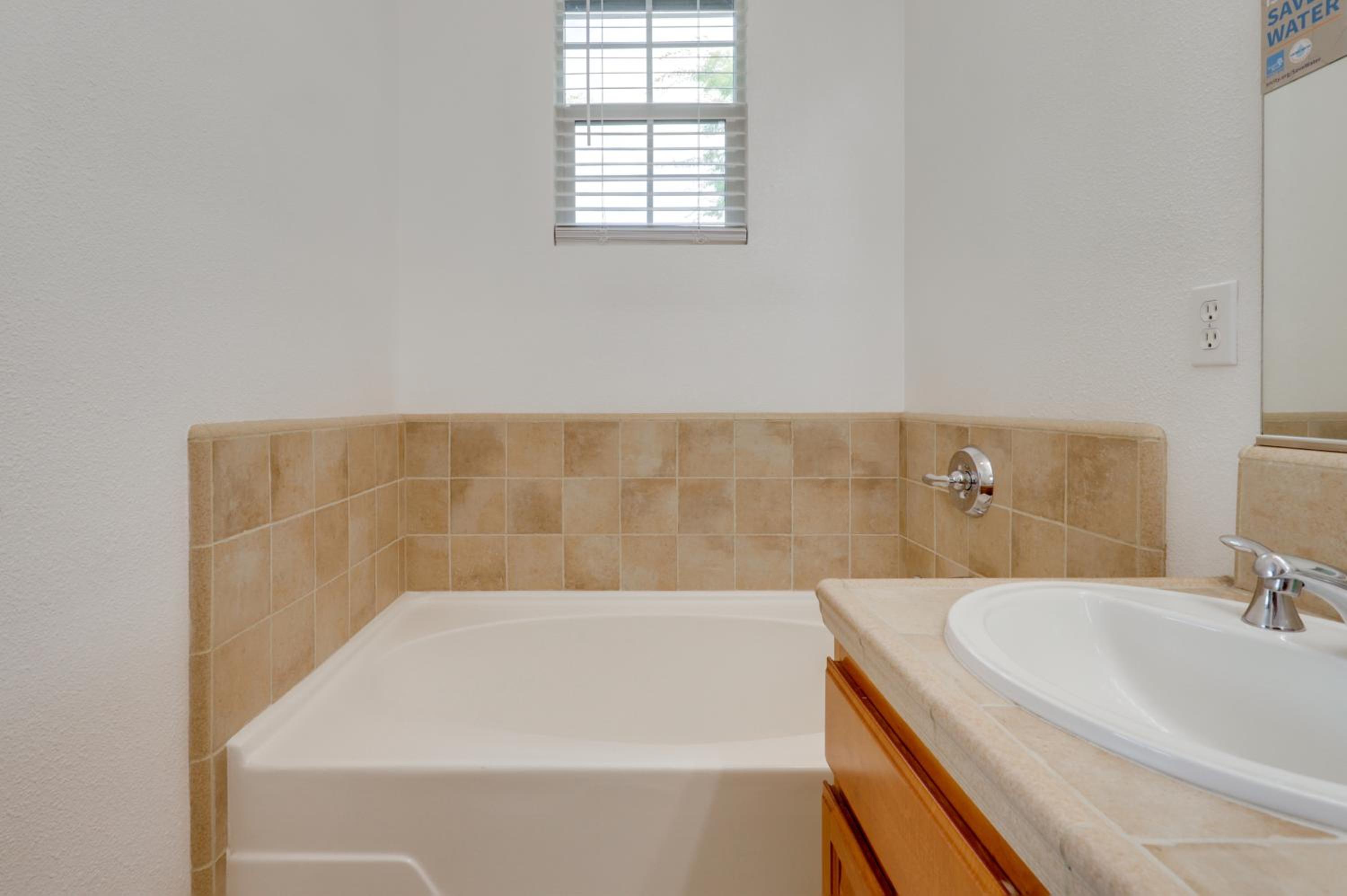 Quiet and Convenient! Santa Rosa Family Home with Yard