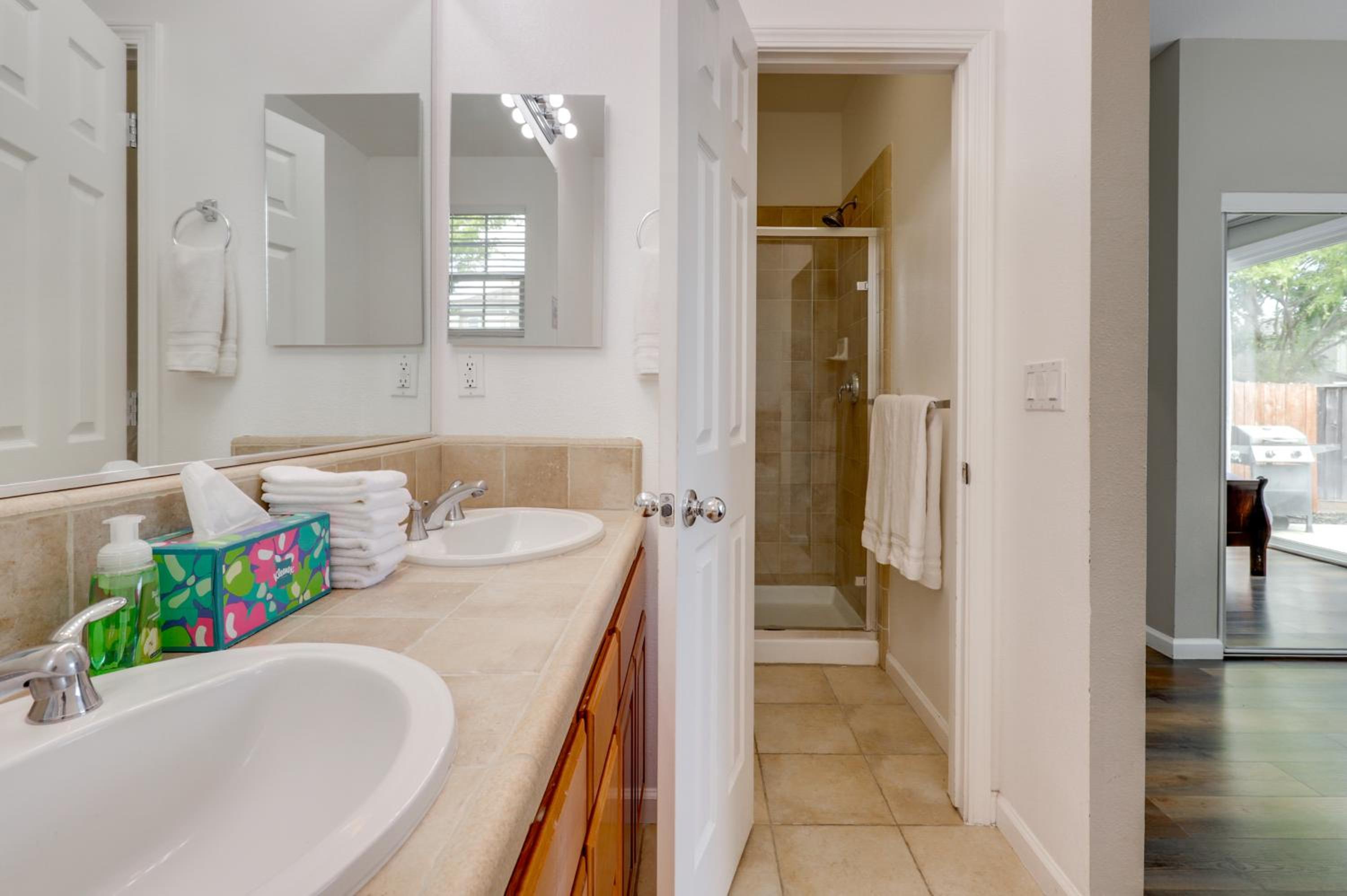 Quiet and Convenient! Santa Rosa Family Home with Yard